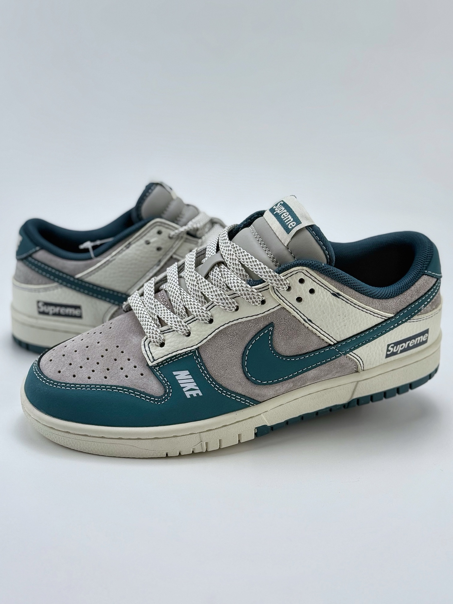 Nike SB Dunk Low x Supreme 白青灰满天星 CY5979-113