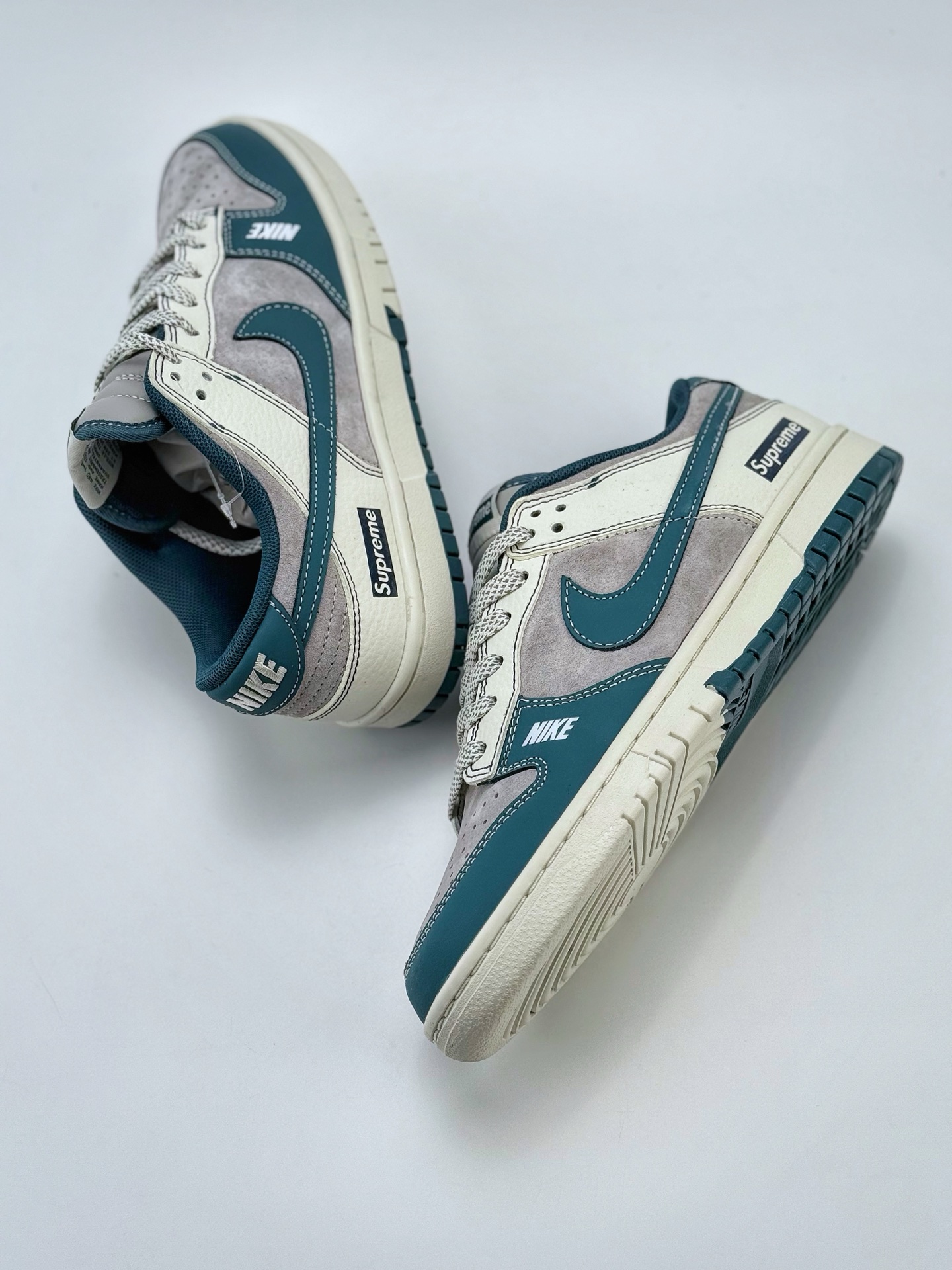 Nike SB Dunk Low x Supreme 白青灰满天星 CY5979-113
