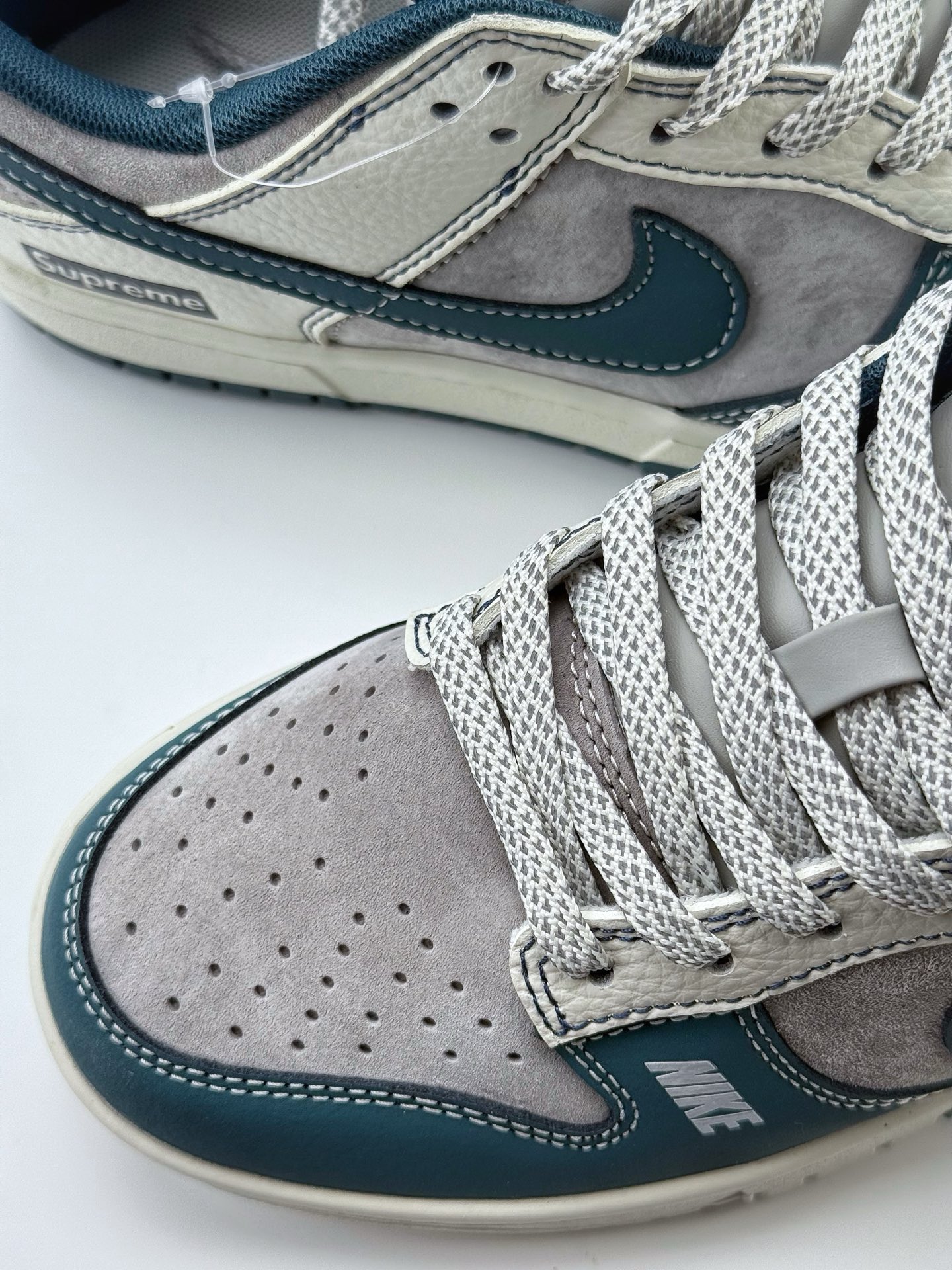 Nike SB Dunk Low x Supreme 白青灰满天星 CY5979-113