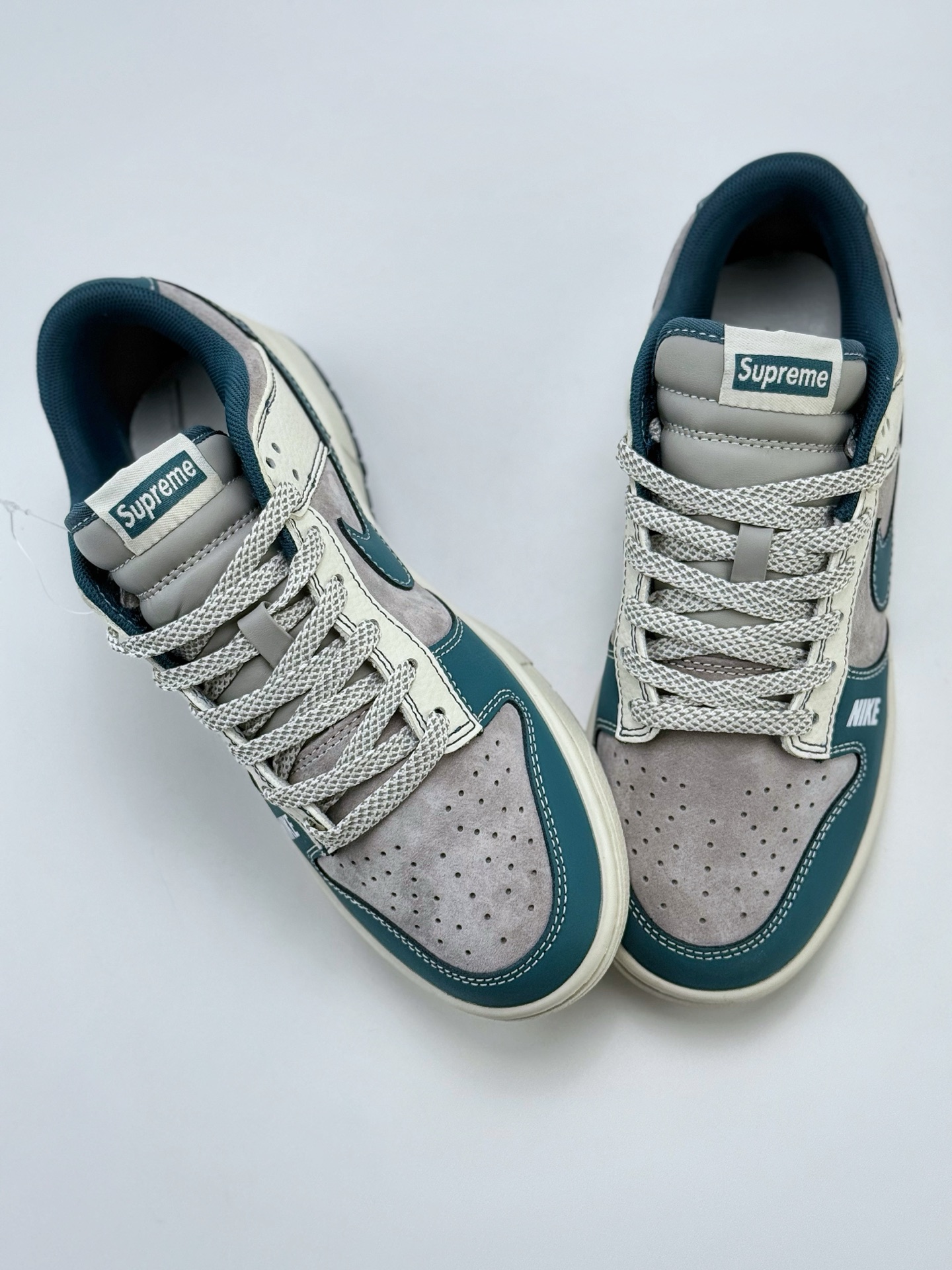 Nike SB Dunk Low x Supreme 白青灰满天星 CY5979-113