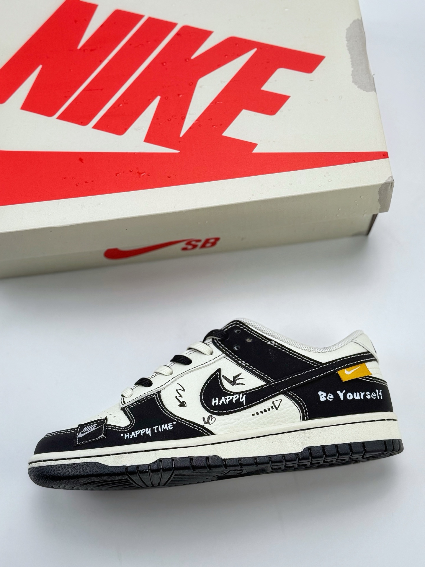 Nike SB Dunk Low 白黑涂鸦 双鞋带 CY5979-119