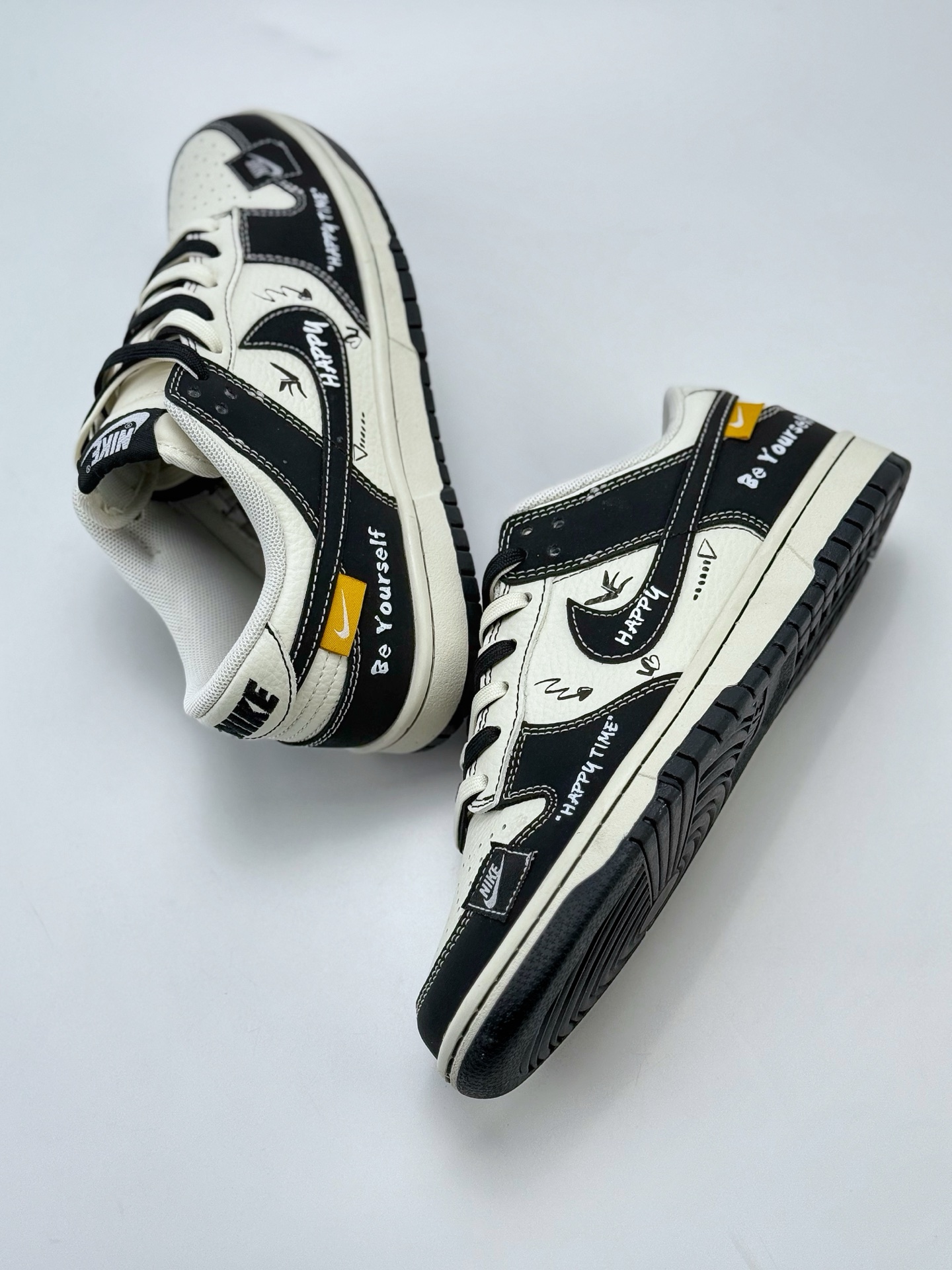 Nike SB Dunk Low 白黑涂鸦 双鞋带 CY5979-119