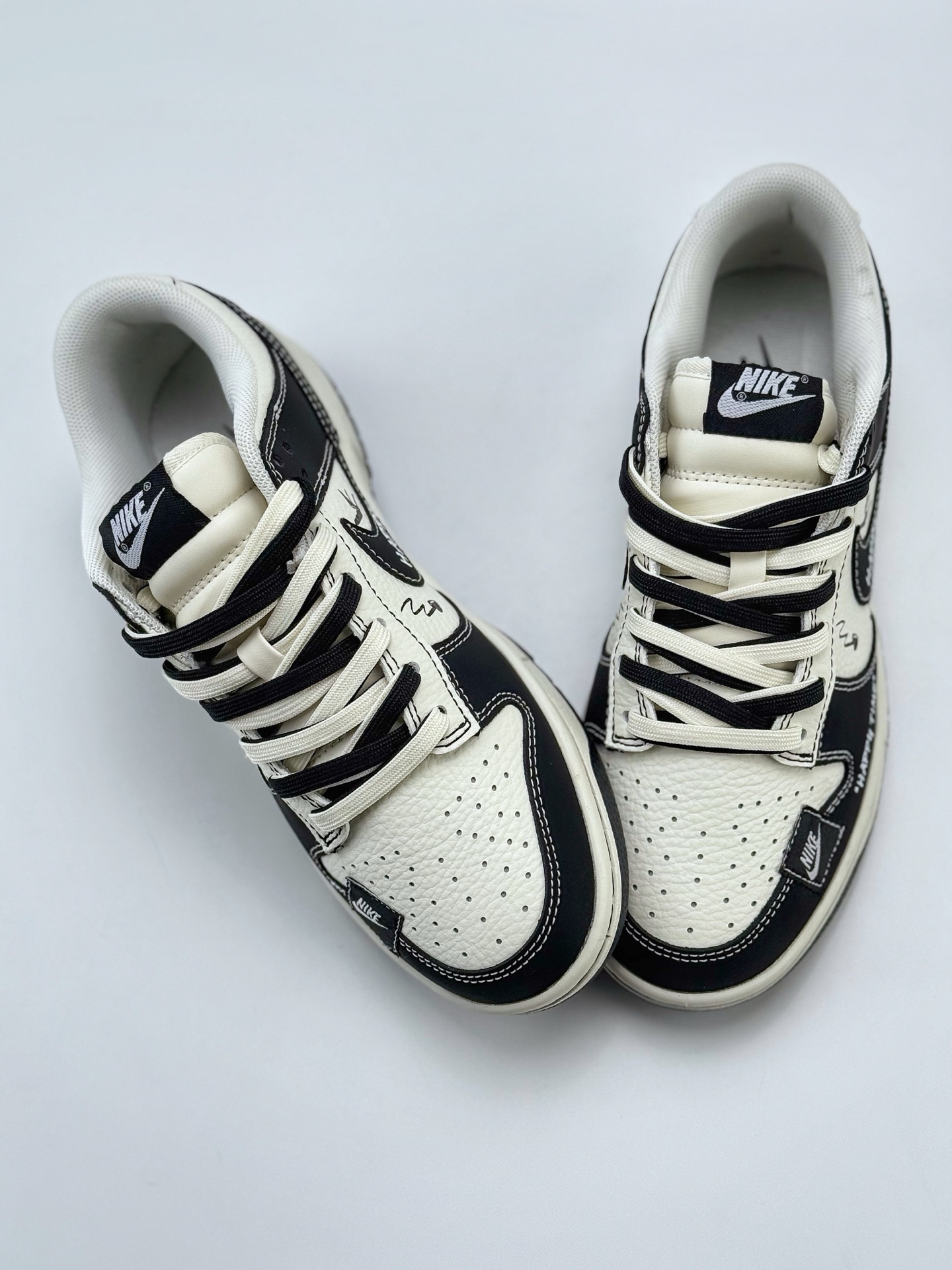 Nike SB Dunk Low 白黑涂鸦 双鞋带 CY5979-119