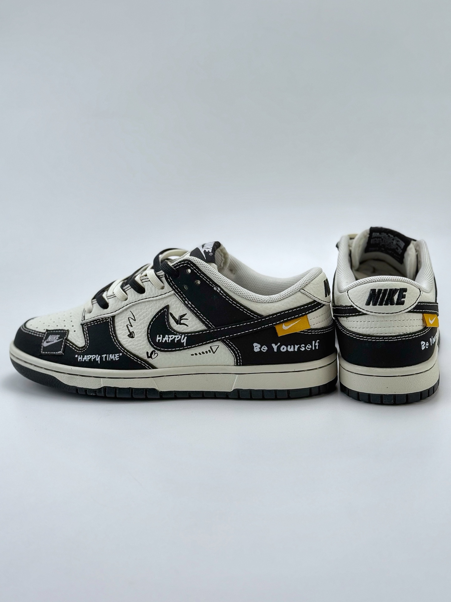 Nike SB Dunk Low 白黑涂鸦 双鞋带 CY5979-119