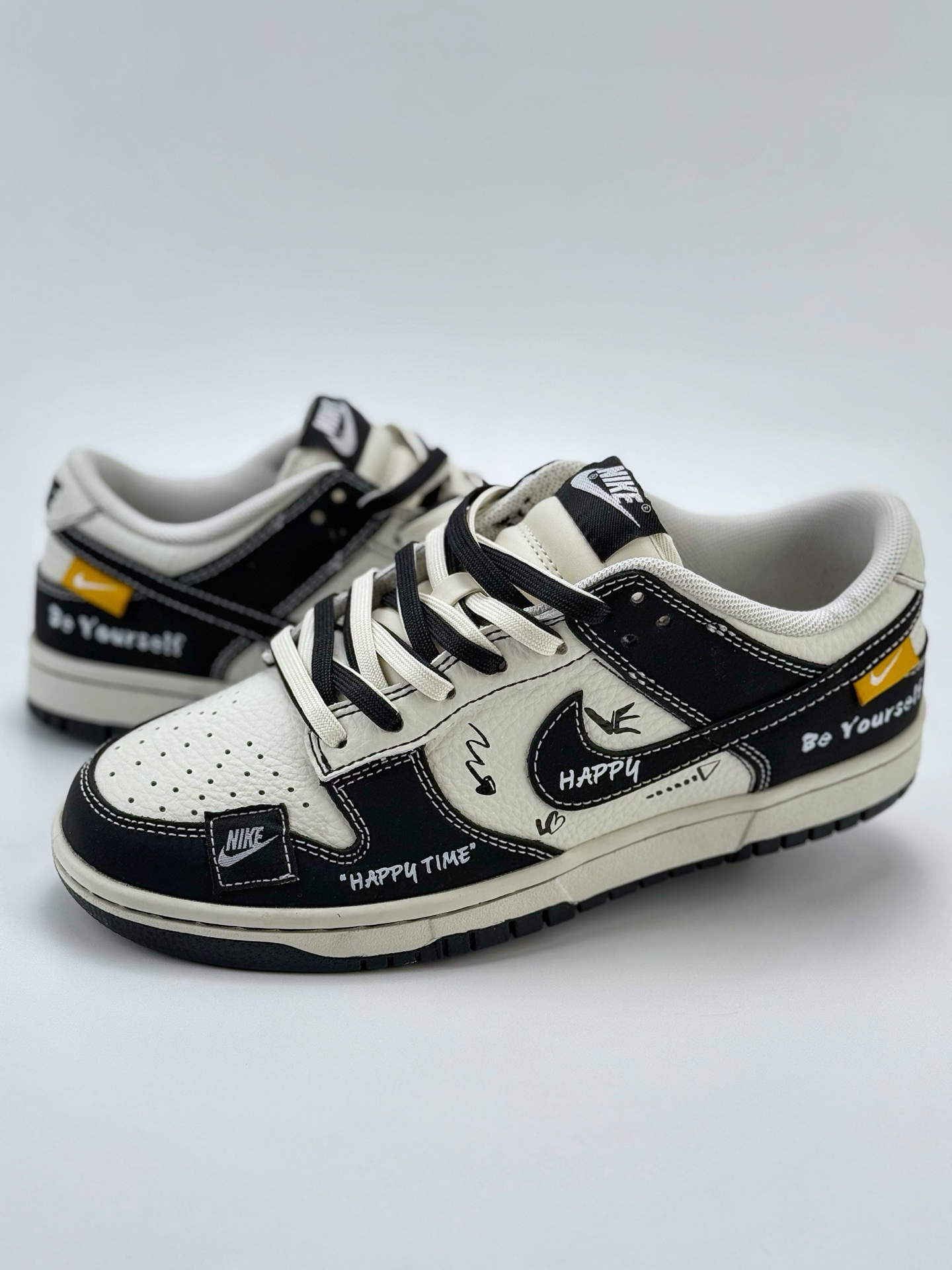 Nike SB Dunk Low 白黑涂鸦 双鞋带 CY5979-119