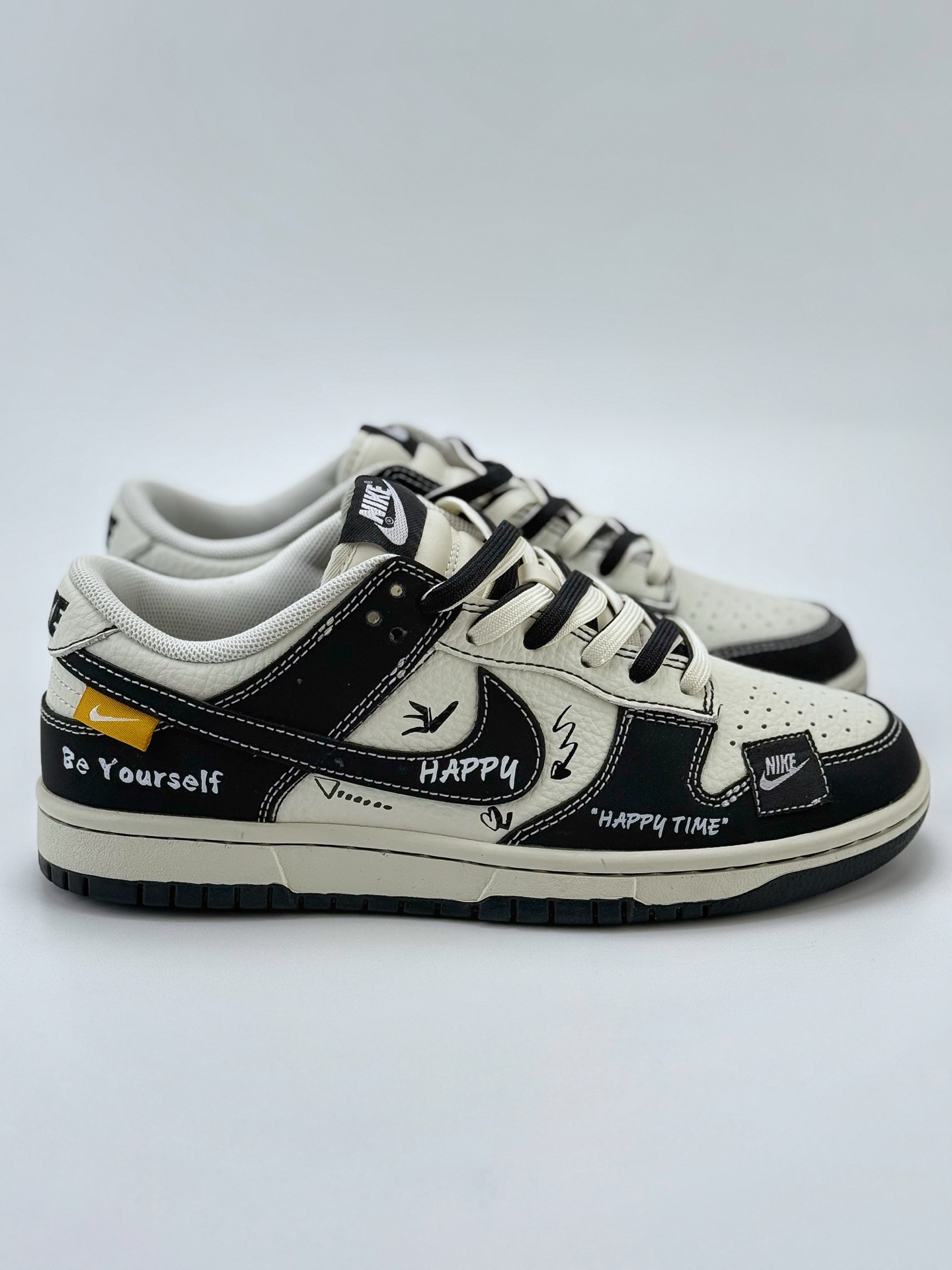 Nike SB Dunk Low 白黑涂鸦 双鞋带 CY5979-119