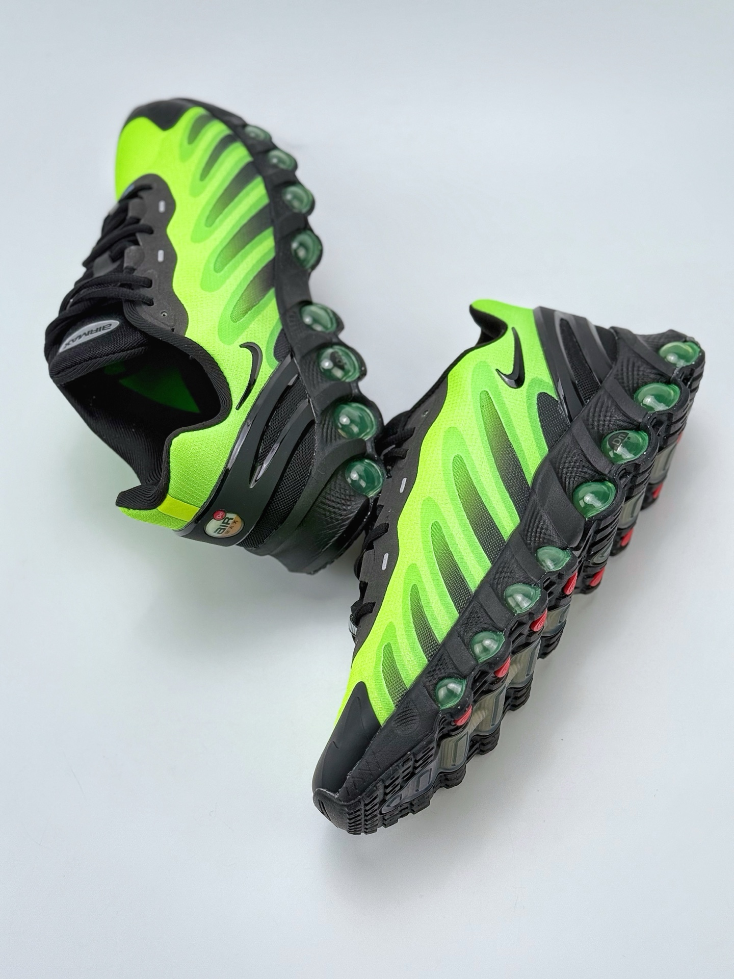 Nike Air Max DN8 复古减震气垫跑鞋 HQ4681-010