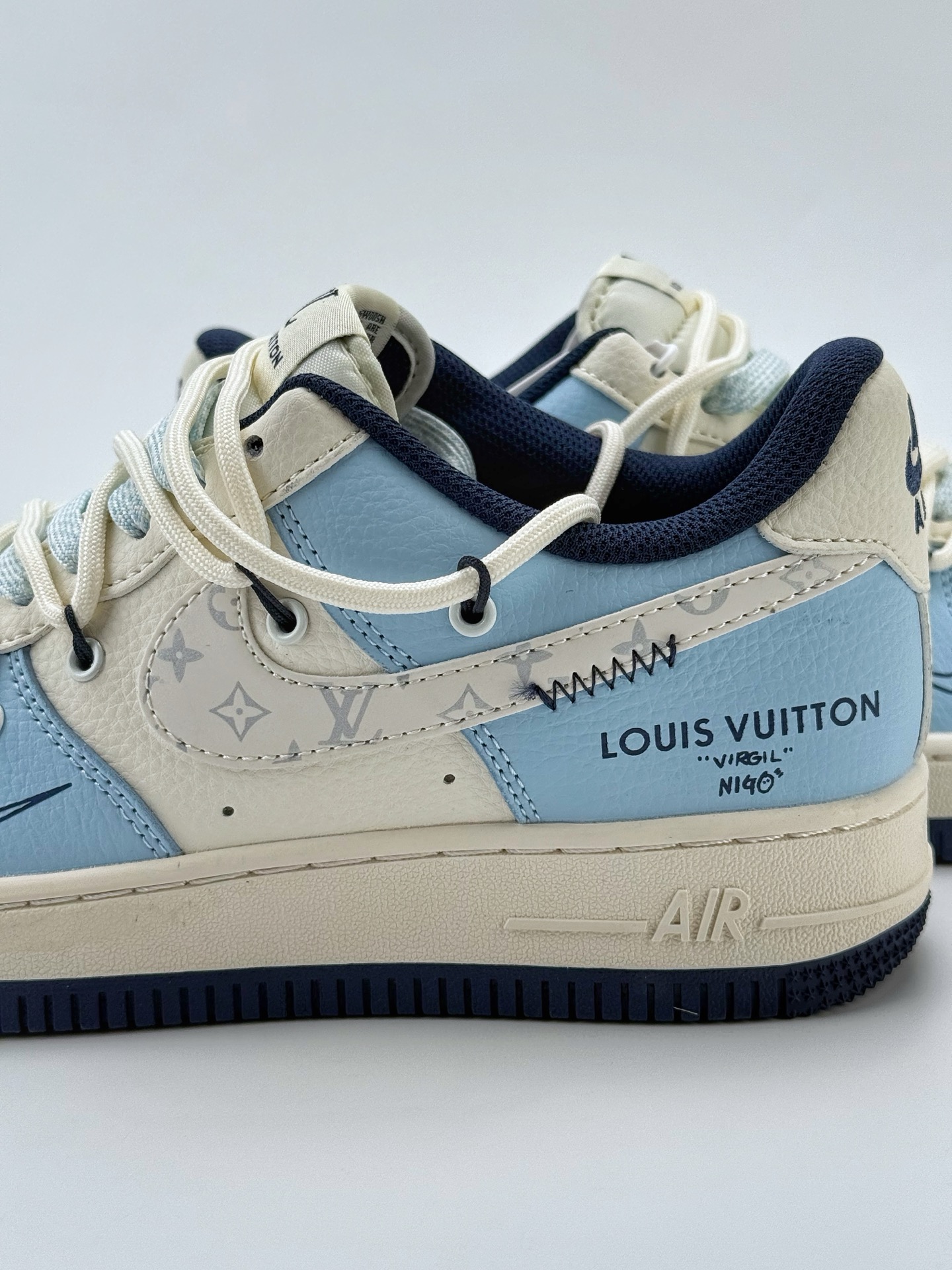 Nike Air Force 1 Low 07 x Louis Vuitton 白蓝小钩绑带 DM6868-058