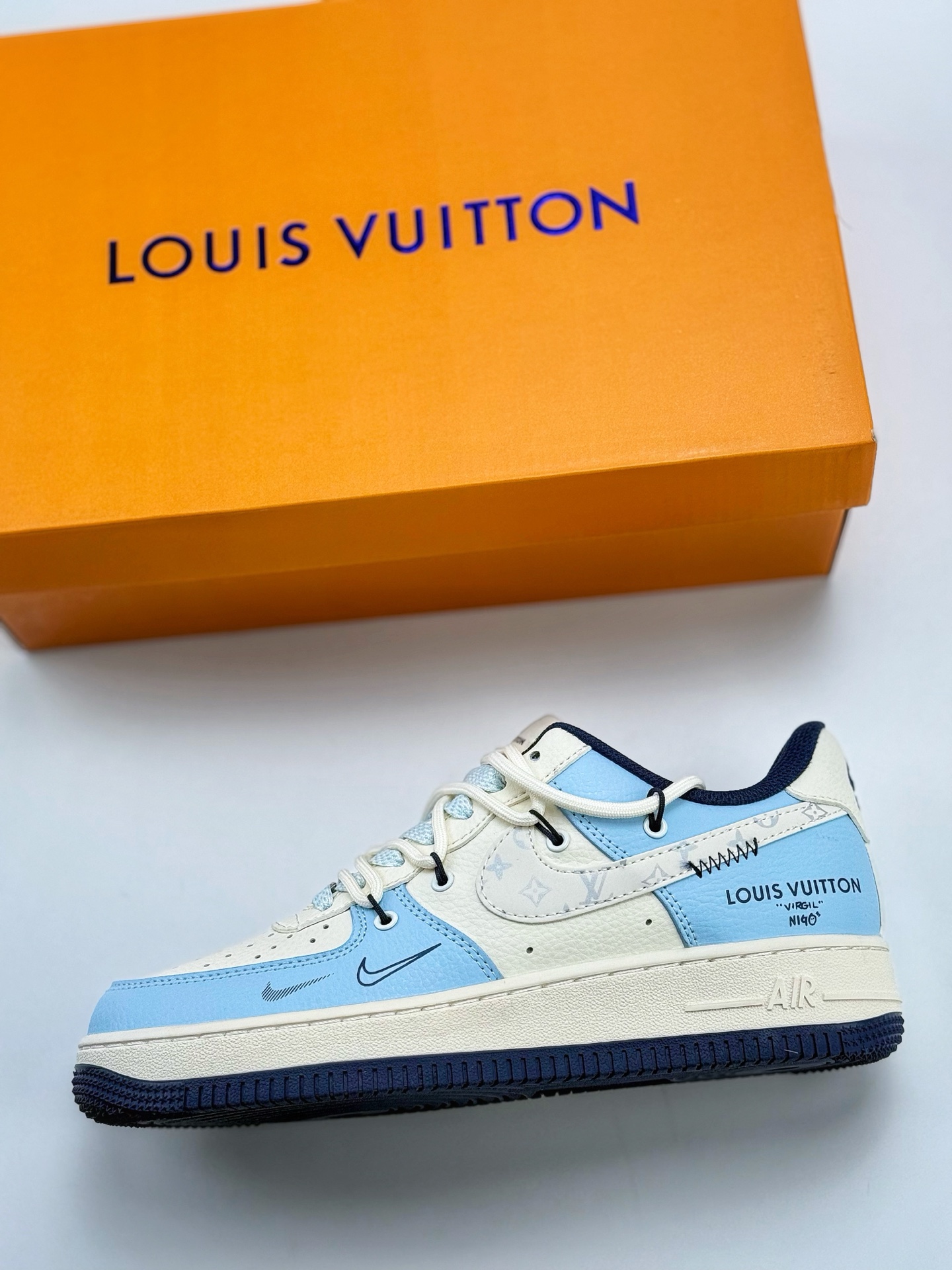 Nike Air Force 1 Low 07 x Louis Vuitton 白蓝小钩绑带 DM6868-058