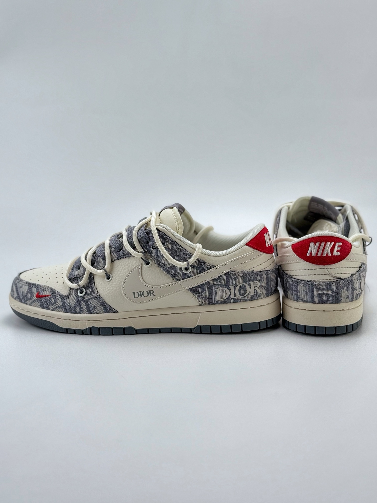 300 Nike SB Dunk Low x DIOR 白灰红小钩绑带满天星  SJ2068-316