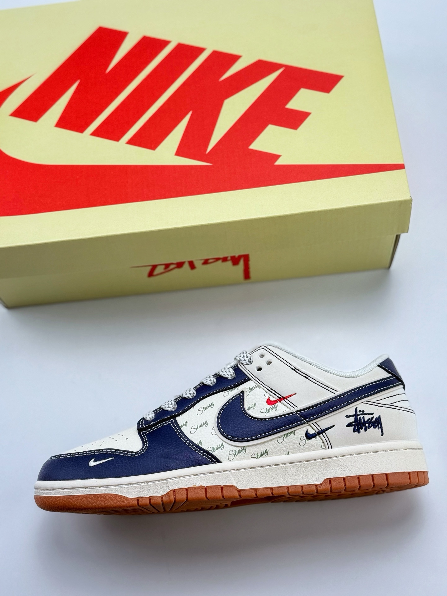280 Nike SB Dunk Low x Stussy 白蓝三小钩满天星  XS6089-529