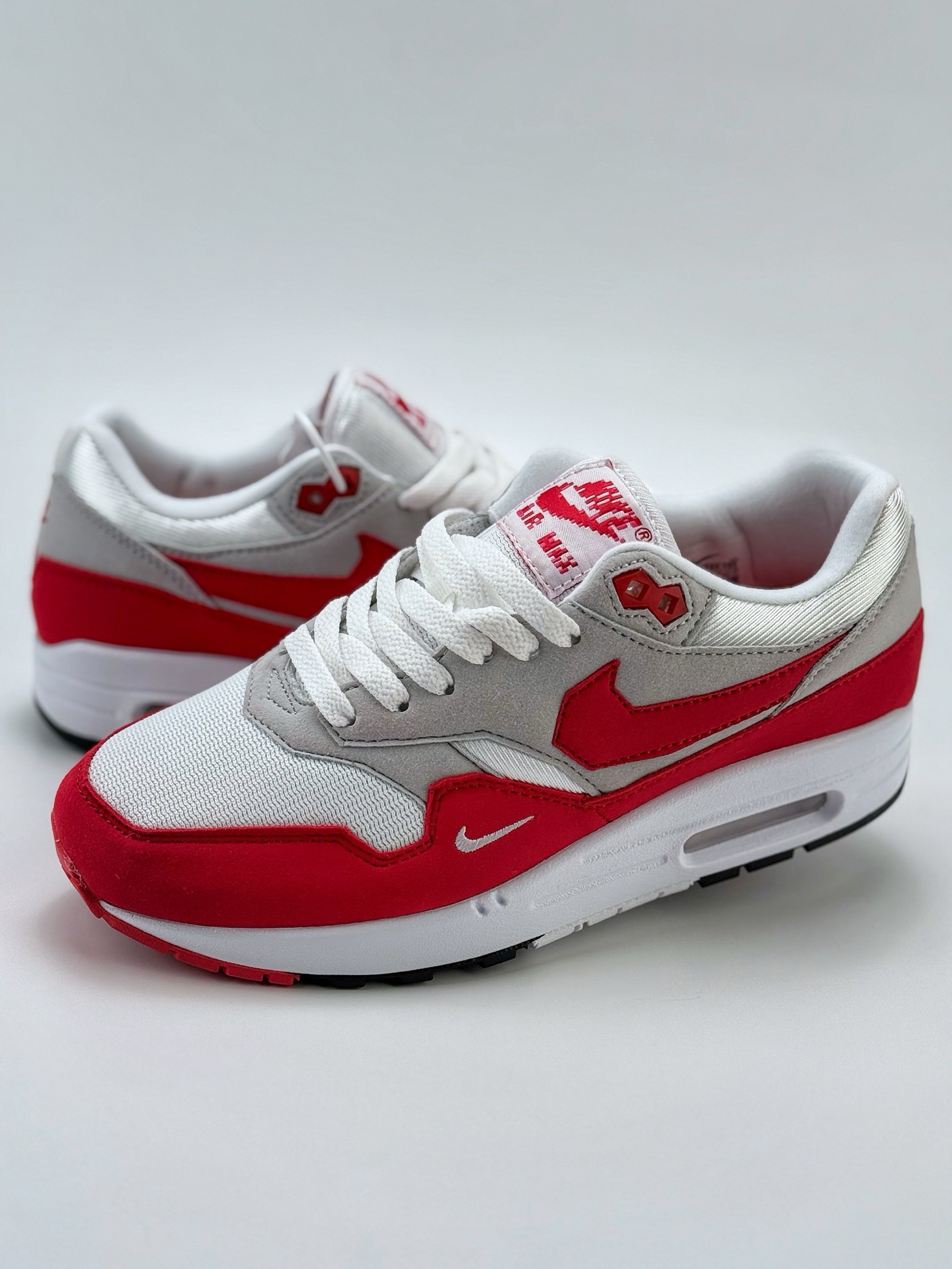 210 Nike Air Max 1 x SWOOSH Exclusive ”Low Poly” 白红 复古休闲跑步鞋 HQ5882-100
