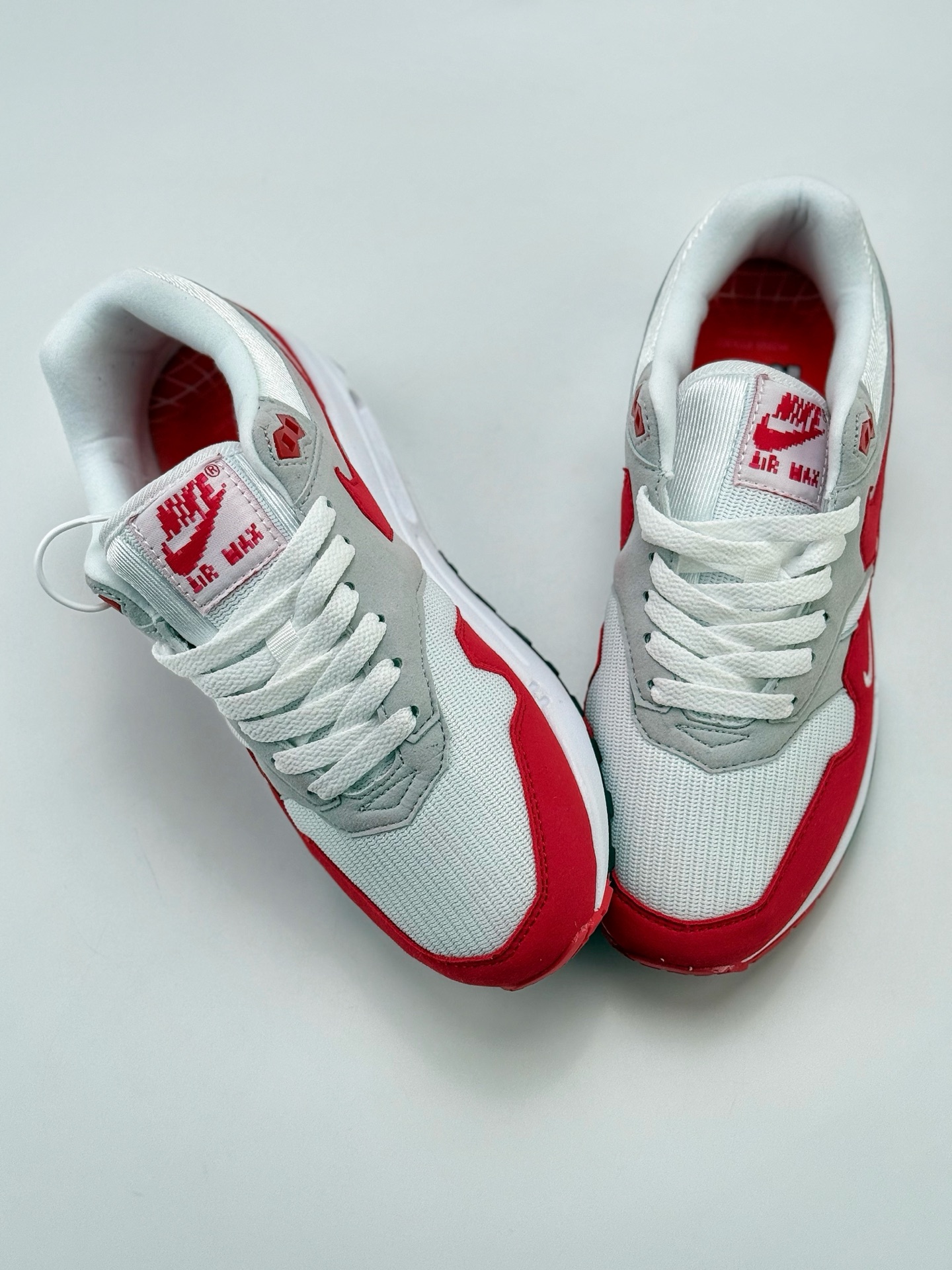 210 Nike Air Max 1 x SWOOSH Exclusive ”Low Poly” 白红 复古休闲跑步鞋 HQ5882-100