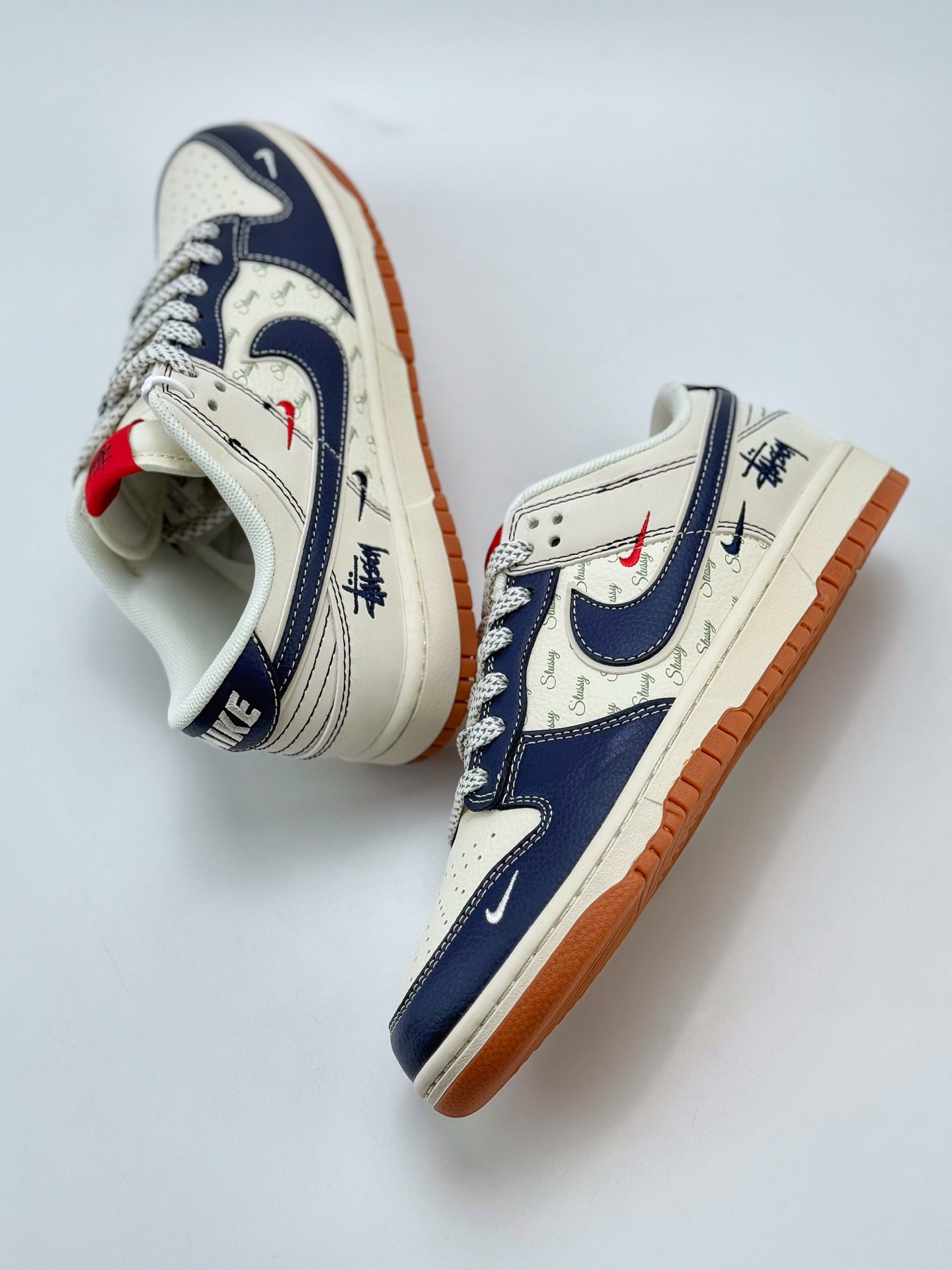 280 Nike SB Dunk Low x Stussy 白蓝三小钩满天星  XS6089-529