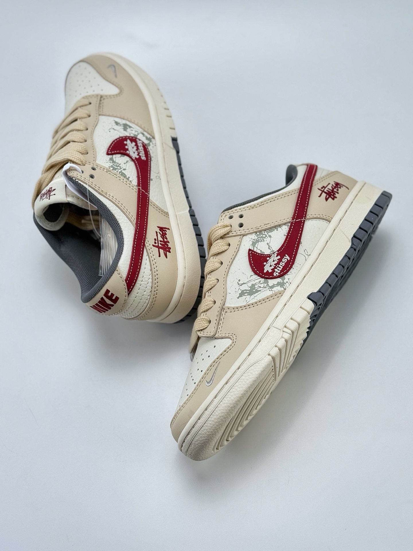 240 Nike SB Dunk Low x Stussy 米白红小钩  JY6988-103