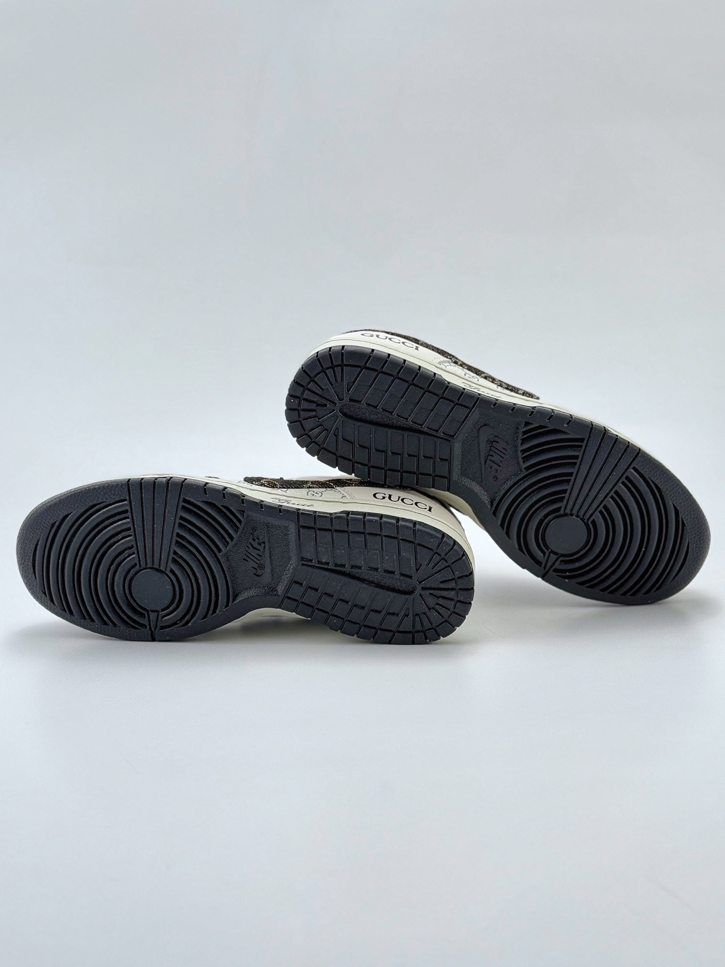 280 Nike SB Dunk Low x GUCCI 白黑三小钩满天星  CH8311-286
