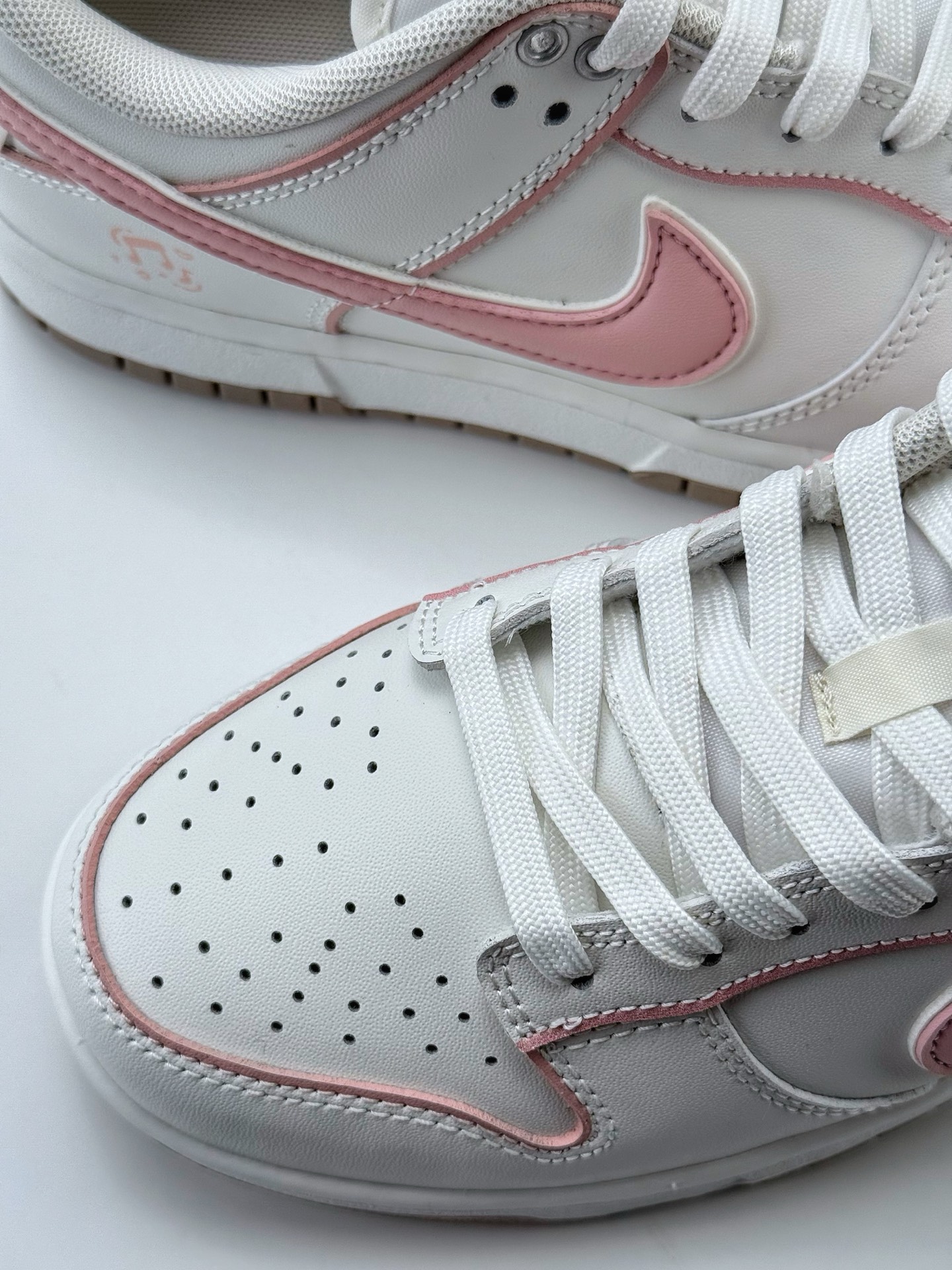 240 Nike SB Dunk Low 心动旋律 白粉  WP0212-013