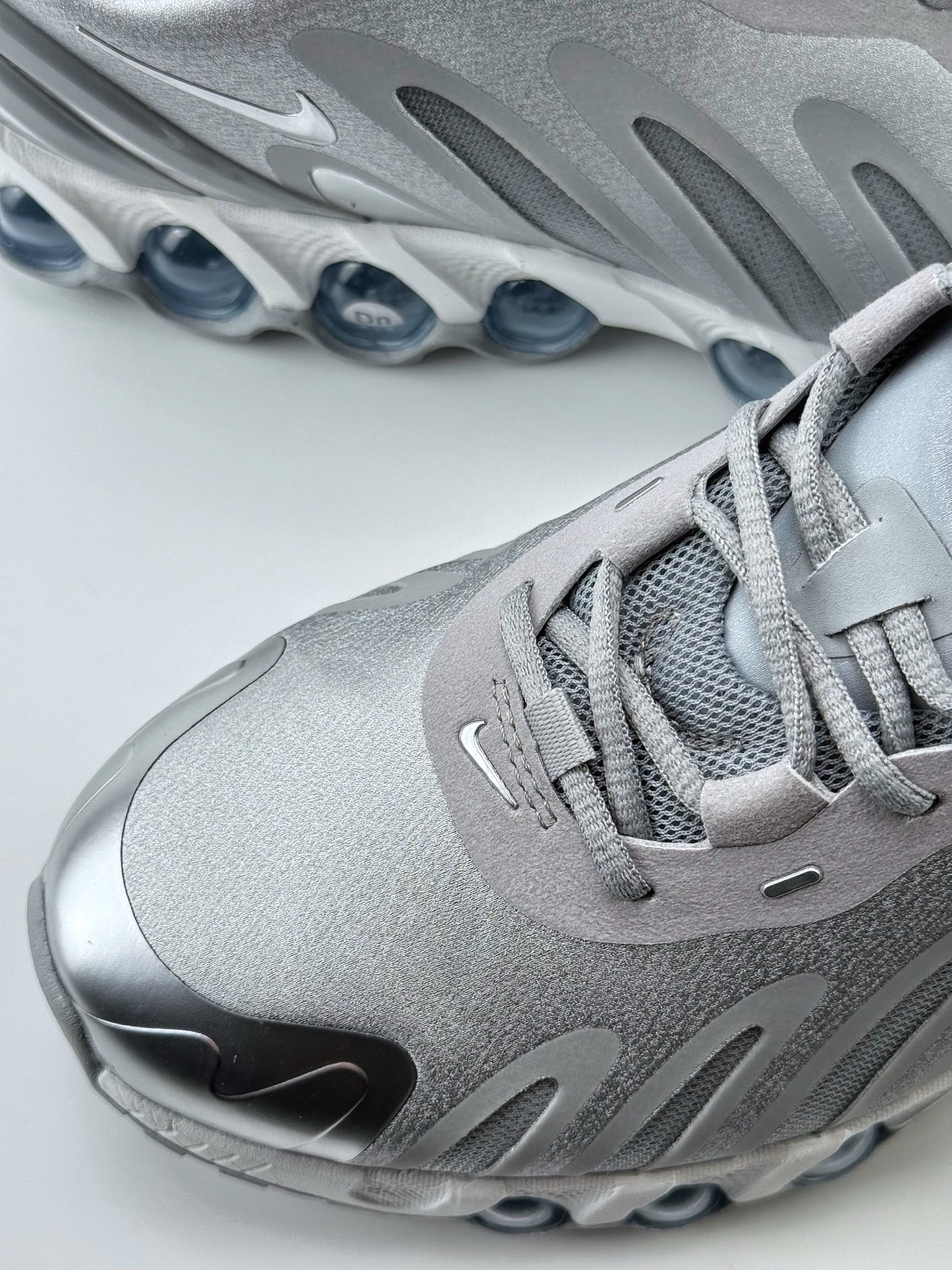 190 Nike Air Max DN8 复古减震气垫跑鞋 HF5509-001