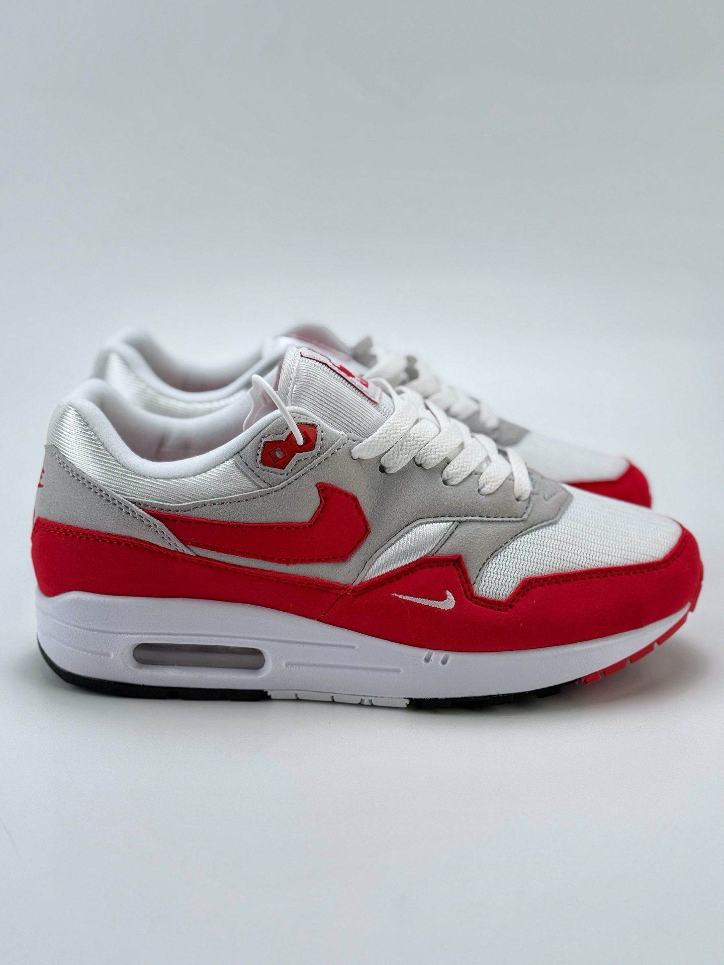 210 Nike Air Max 1 x SWOOSH Exclusive ”Low Poly” 白红 复古休闲跑步鞋 HQ5882-100