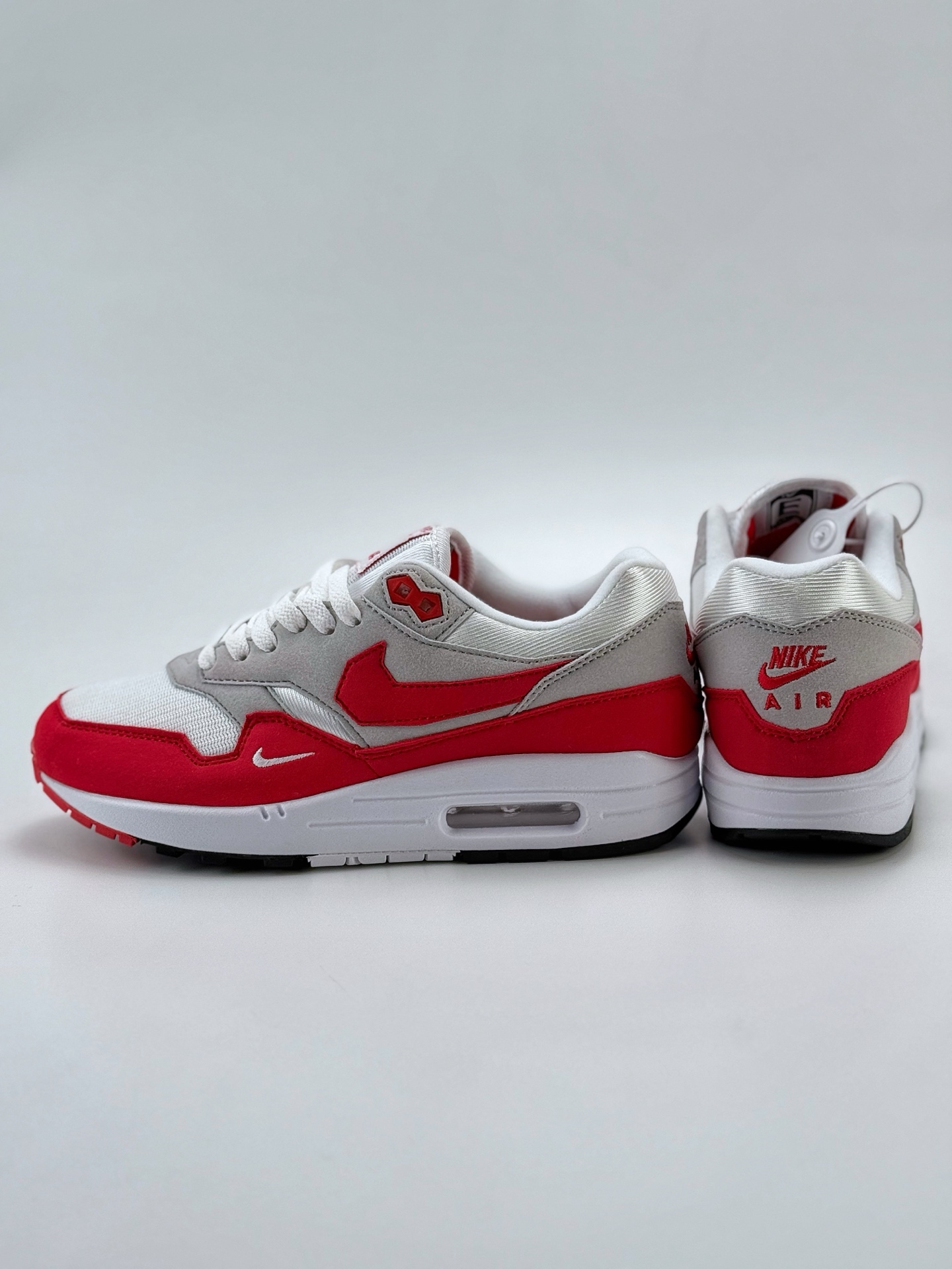 210 Nike Air Max 1 x SWOOSH Exclusive ”Low Poly” 白红 复古休闲跑步鞋 HQ5882-100