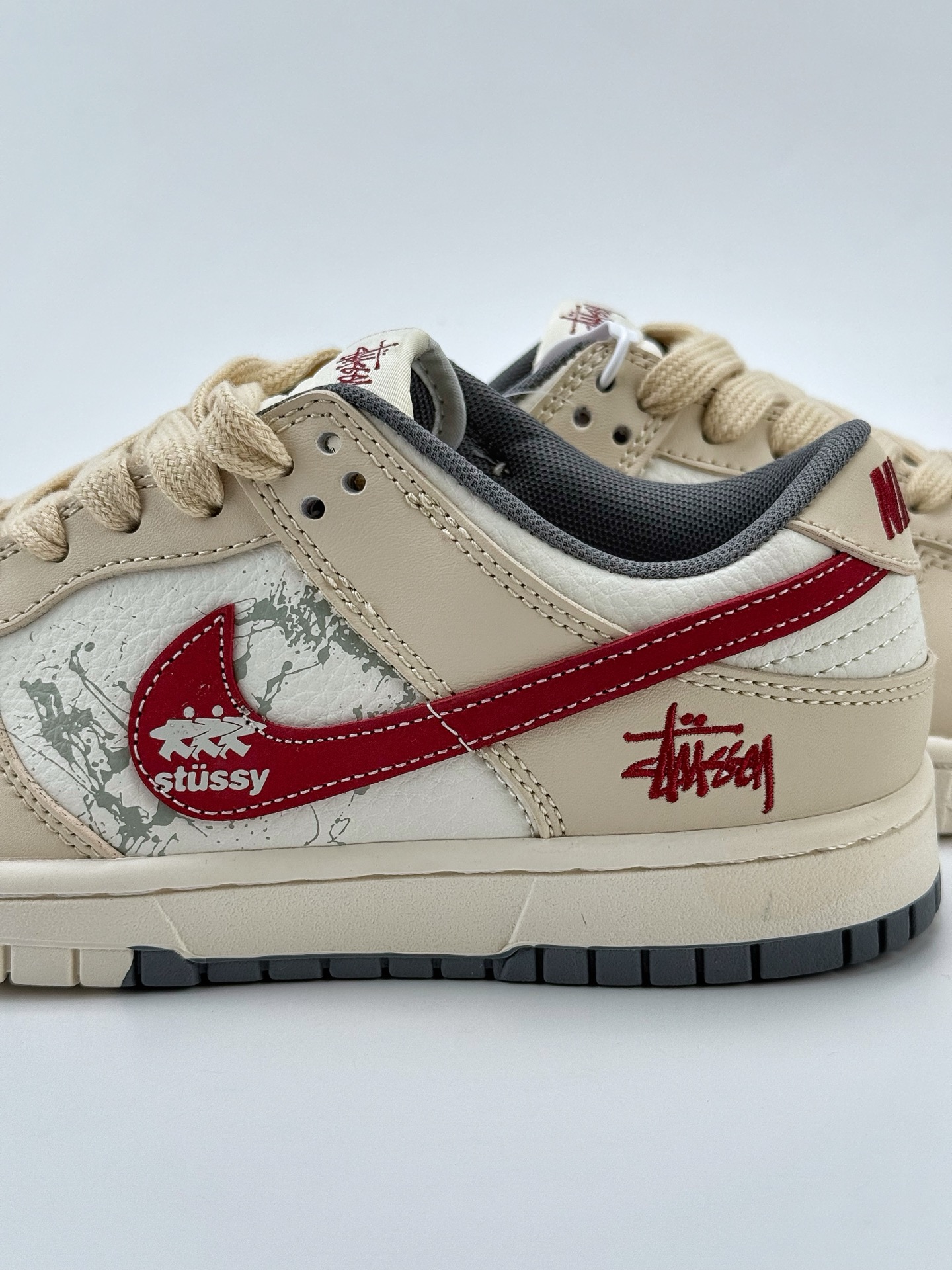 240 Nike SB Dunk Low x Stussy 米白红小钩  JY6988-103