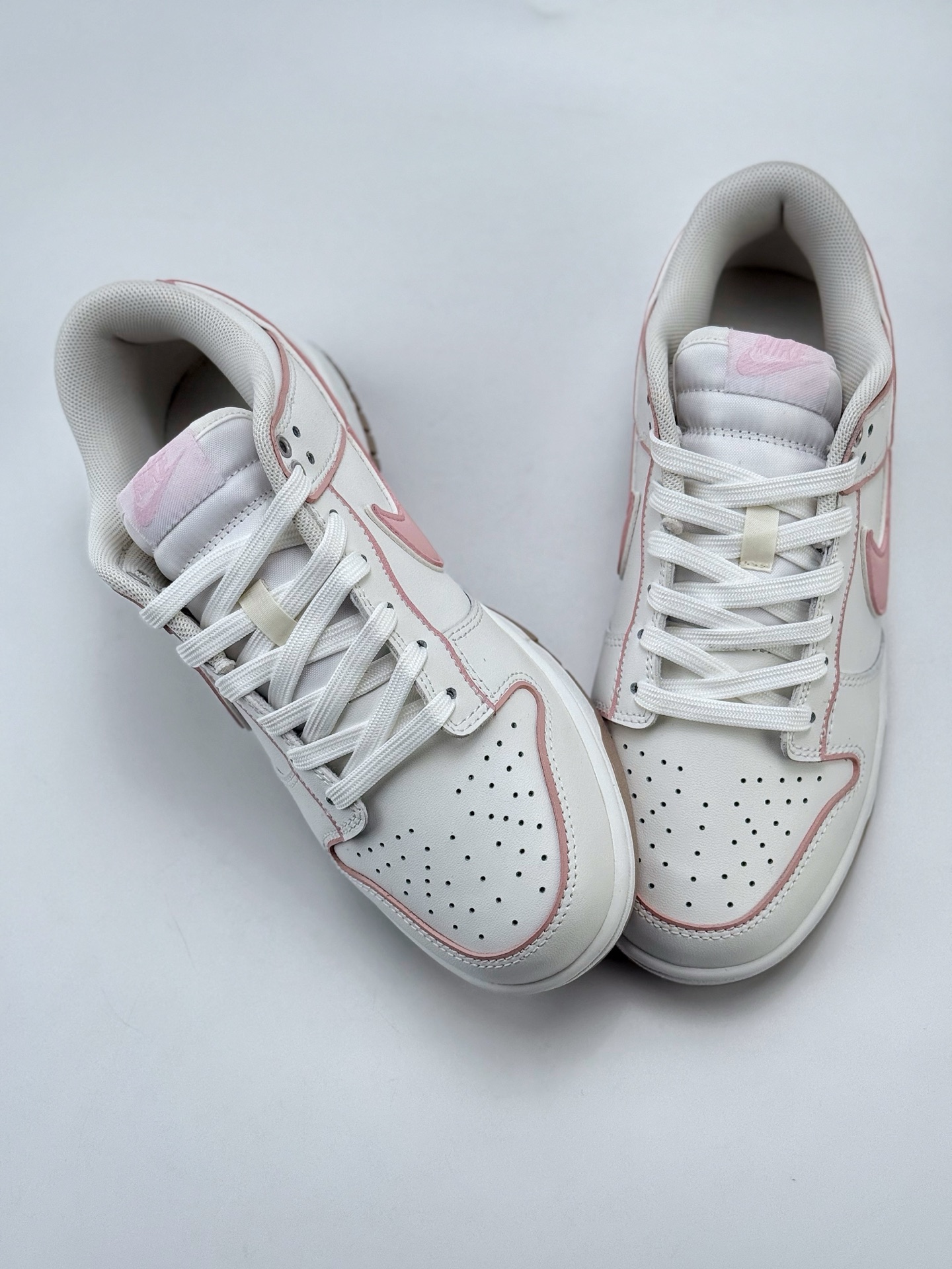 240 Nike SB Dunk Low 心动旋律 白粉  WP0212-013