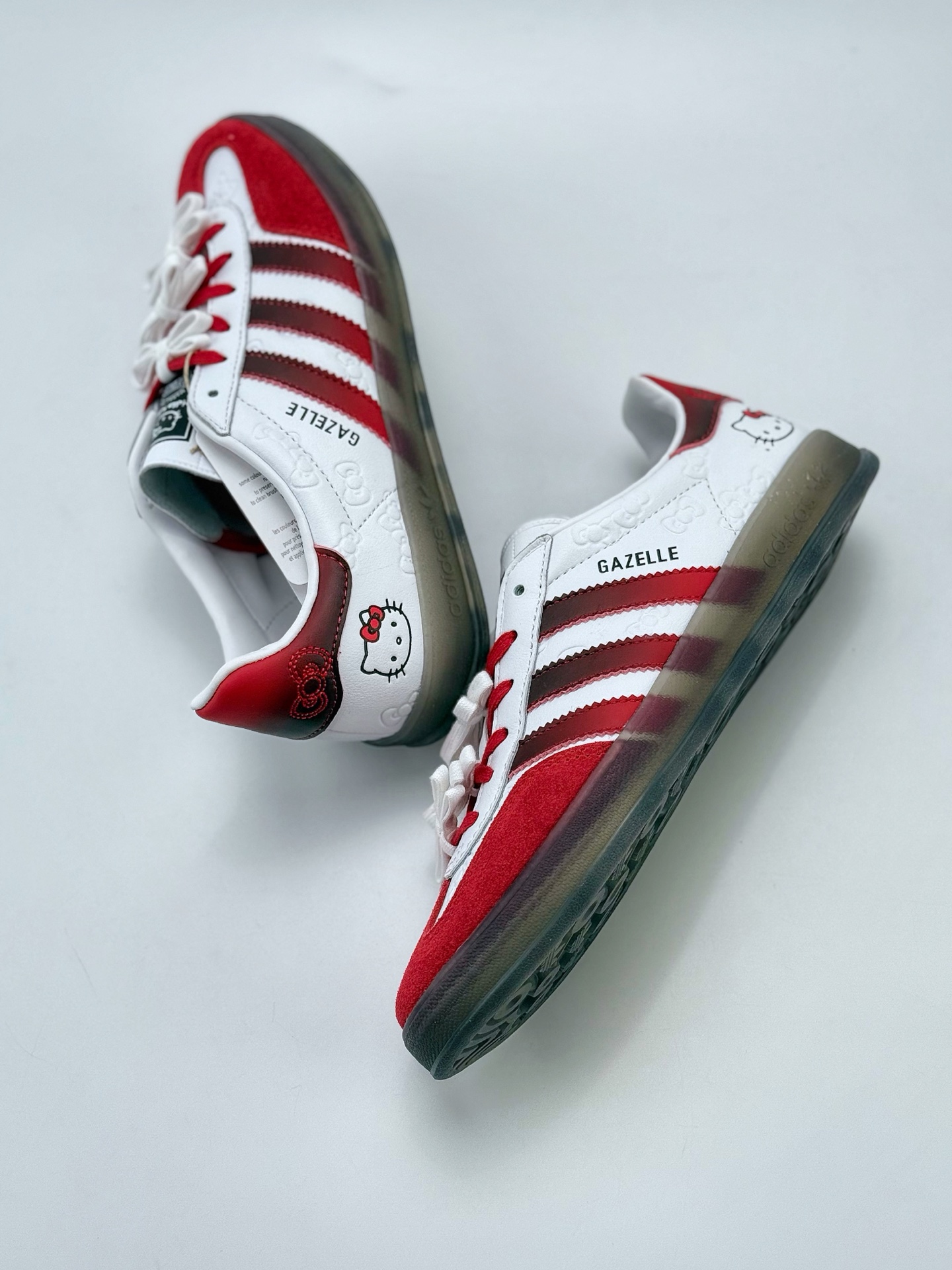 180 adidas Originals Gazelle INdoor x Hello Kitty/凯蒂猫 白红 三叶草休闲防滑耐磨低帮板鞋  II0013