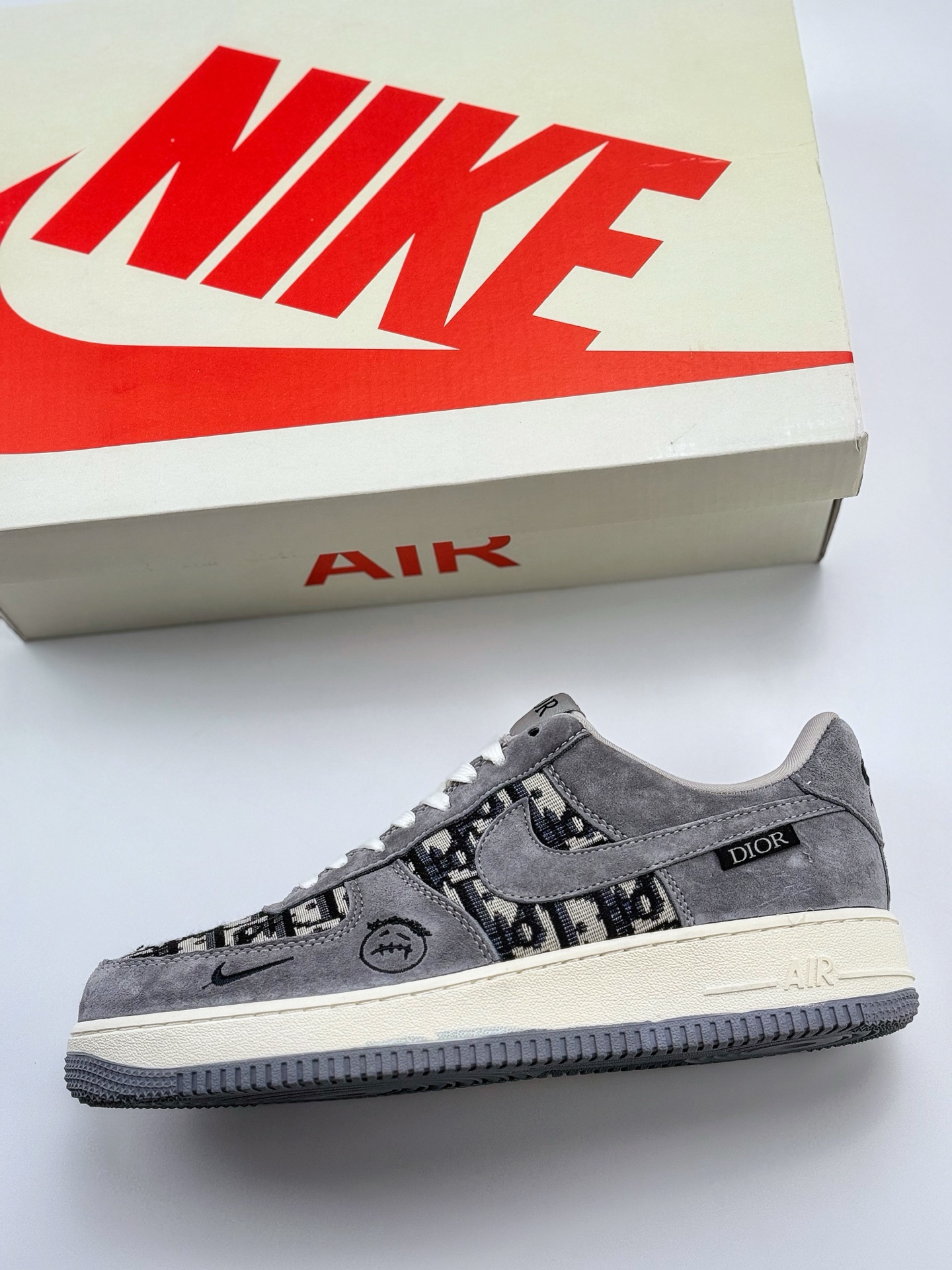 260 Nike Air Force 1 Low 07 x DIOR x Travis Scott 灰黑小钩  KK1988-056