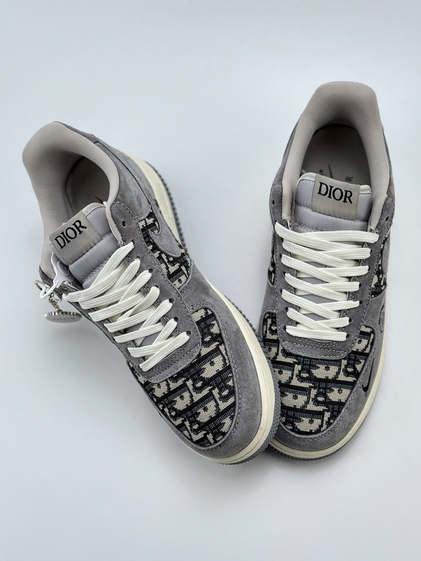 260 Nike Air Force 1 Low 07 x DIOR x Travis Scott 灰黑小钩  KK1988-056