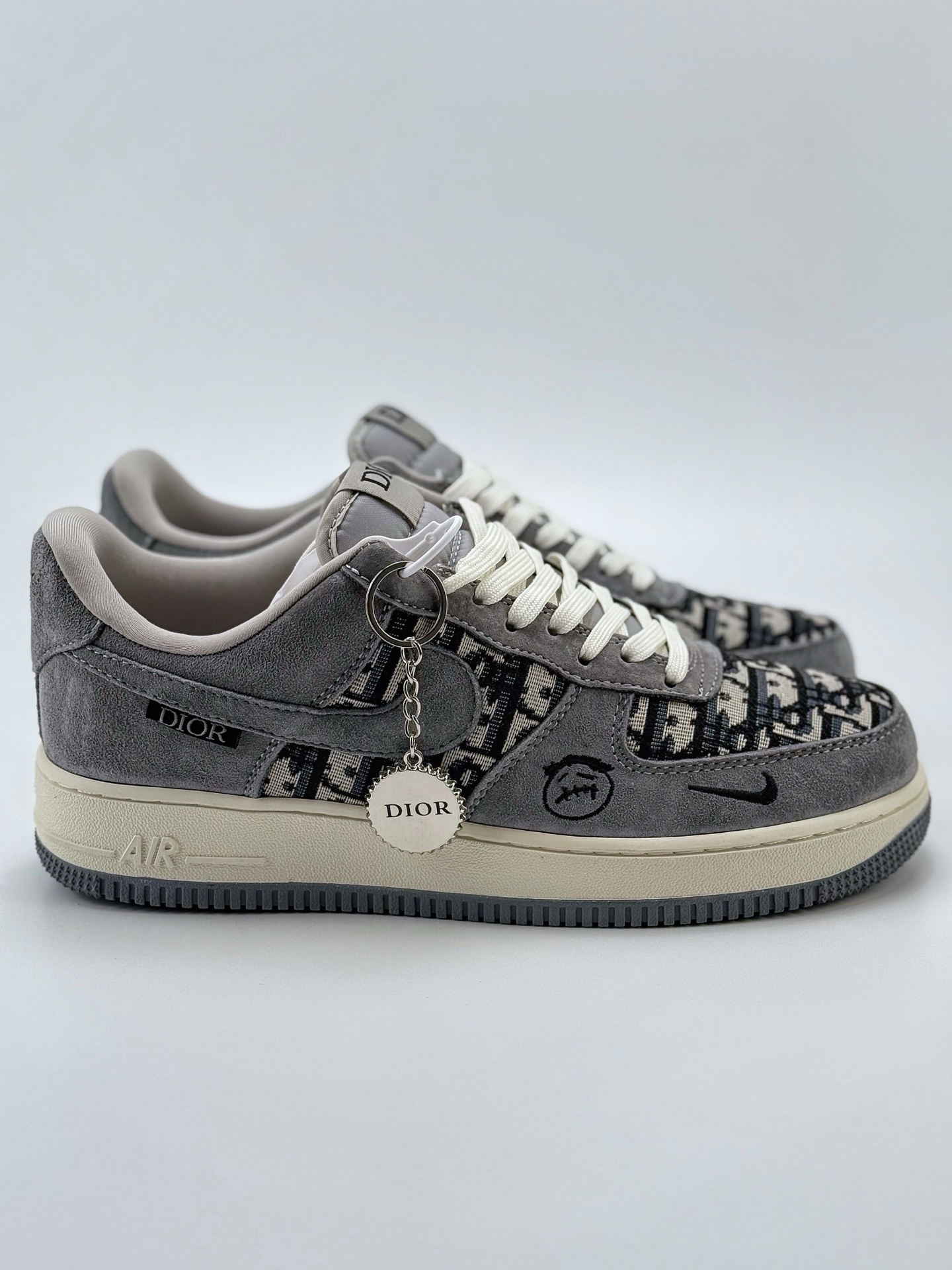 260 Nike Air Force 1 Low 07 x DIOR x Travis Scott 灰黑小钩  KK1988-056