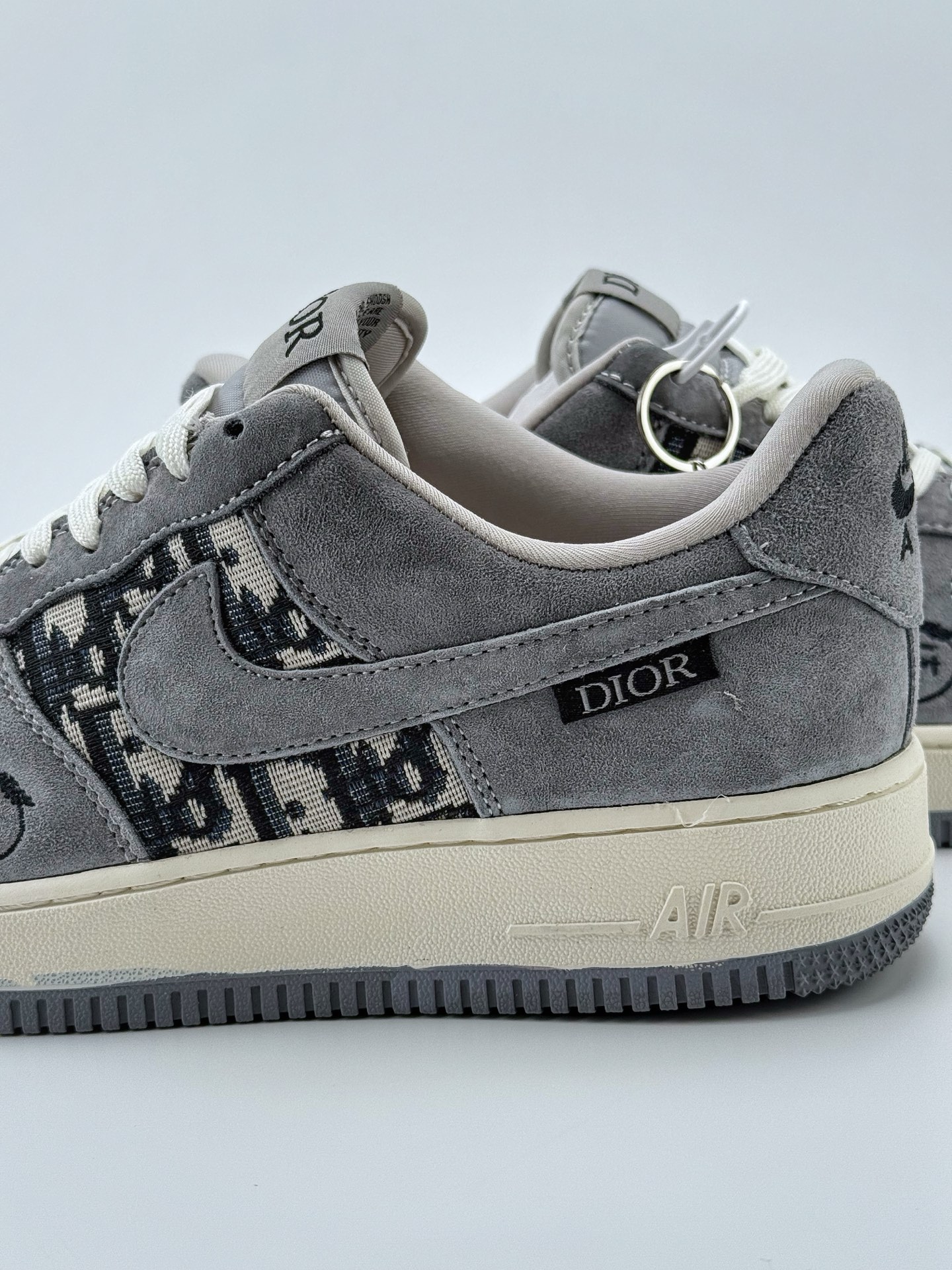260 Nike Air Force 1 Low 07 x DIOR x Travis Scott 灰黑小钩  KK1988-056