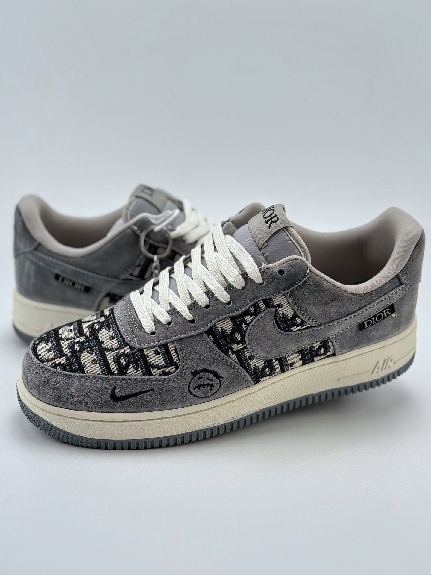 260 Nike Air Force 1 Low 07 x DIOR x Travis Scott 灰黑小钩  KK1988-056