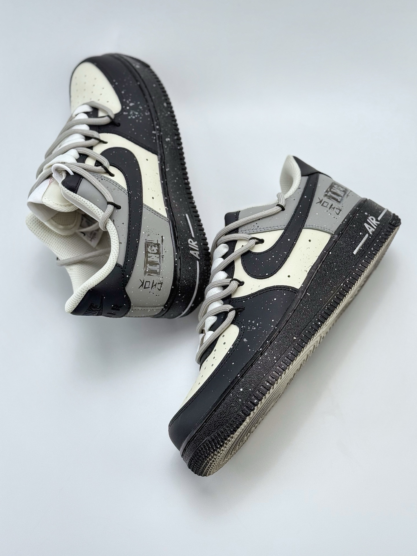 260 Nike Air Force 1 Low 07 811制造 无声缠绕 情绪 黑白灰手绘  XV7981-476