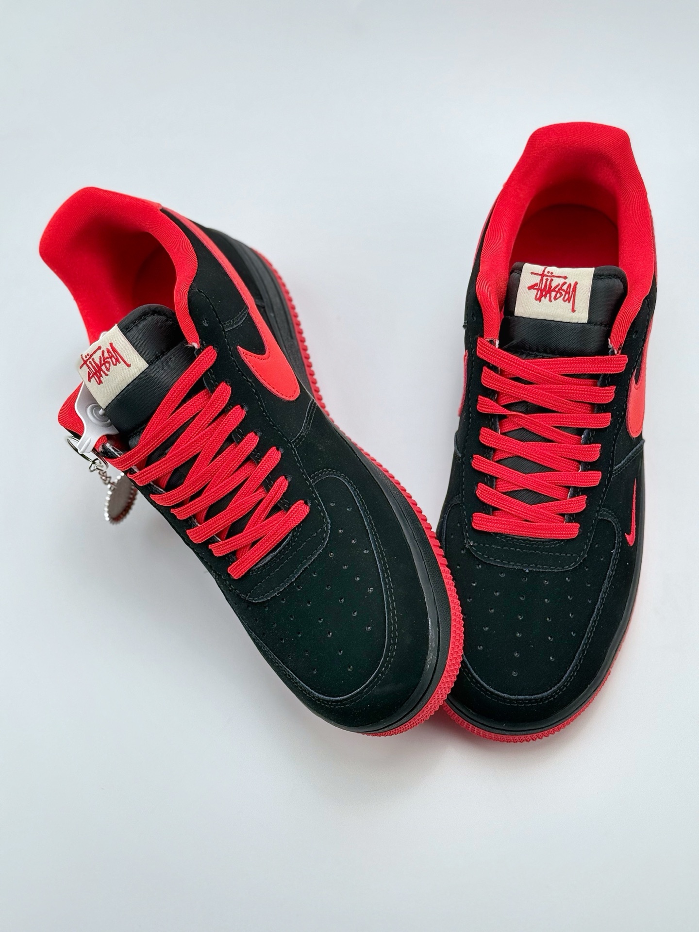 260 Nike Air Force 1 Low 07 x Stussy 黑红小钩  DF0188-044