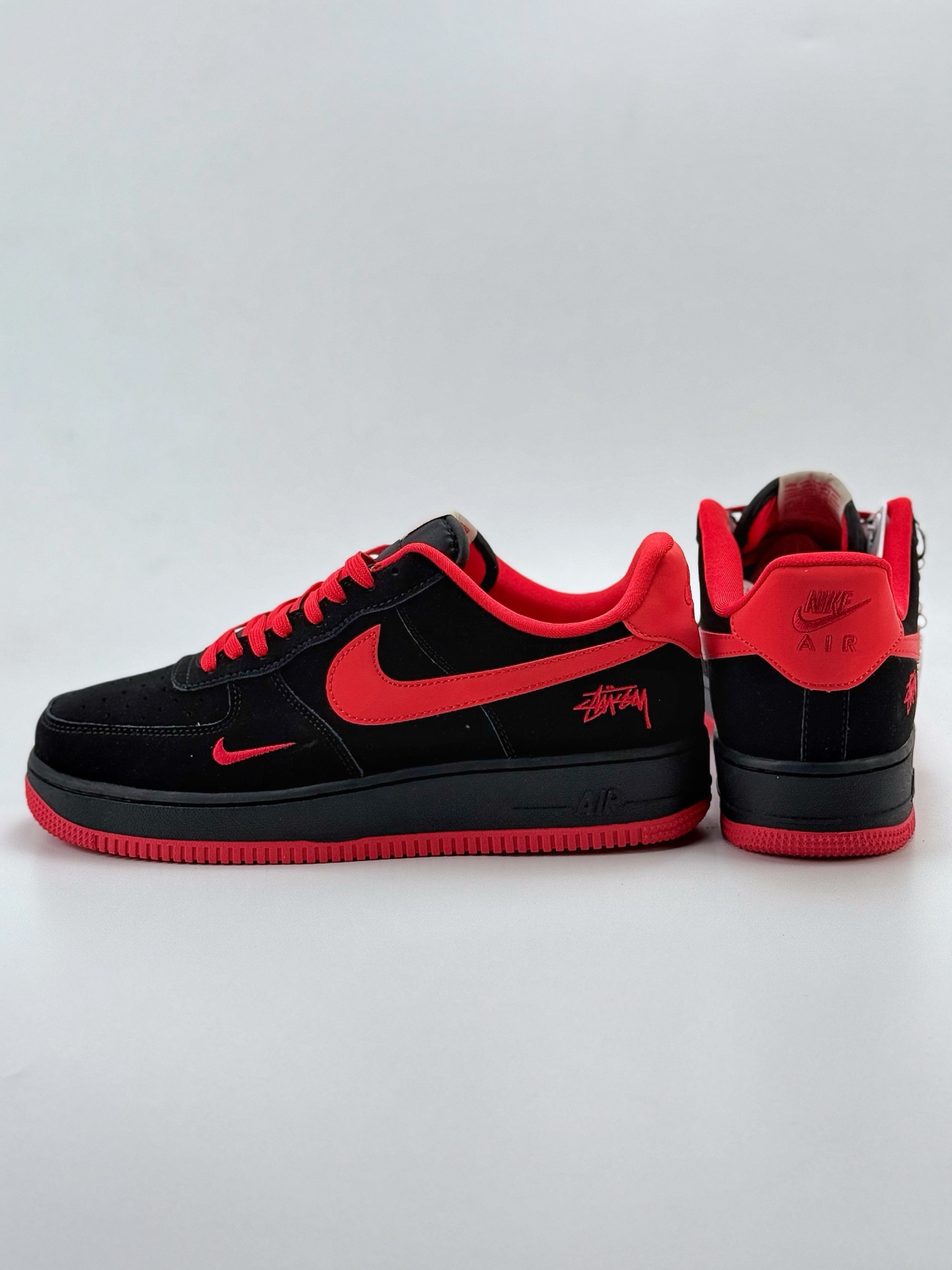 260 Nike Air Force 1 Low 07 x Stussy 黑红小钩  DF0188-044