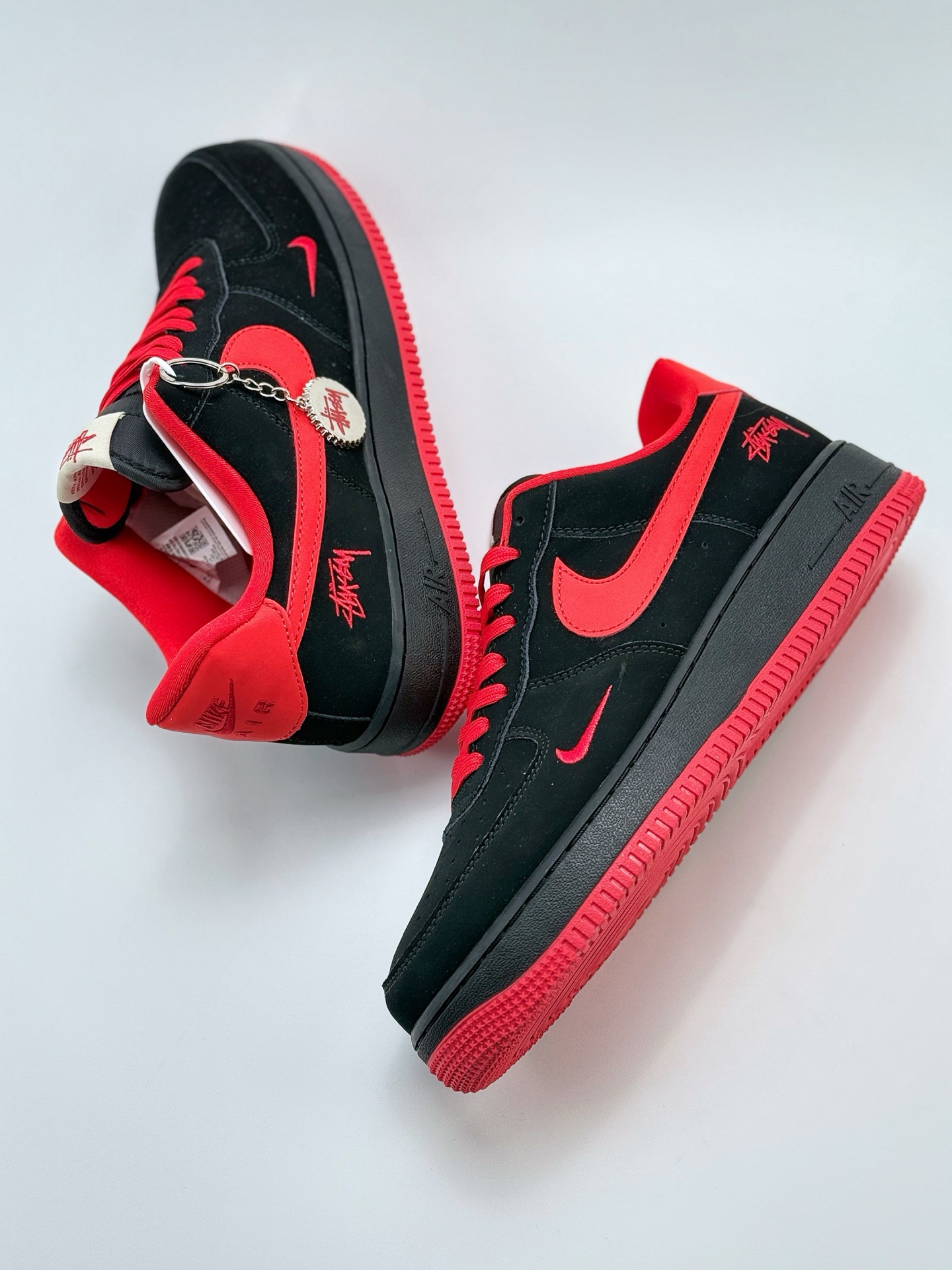 260 Nike Air Force 1 Low 07 x Stussy 黑红小钩  DF0188-044