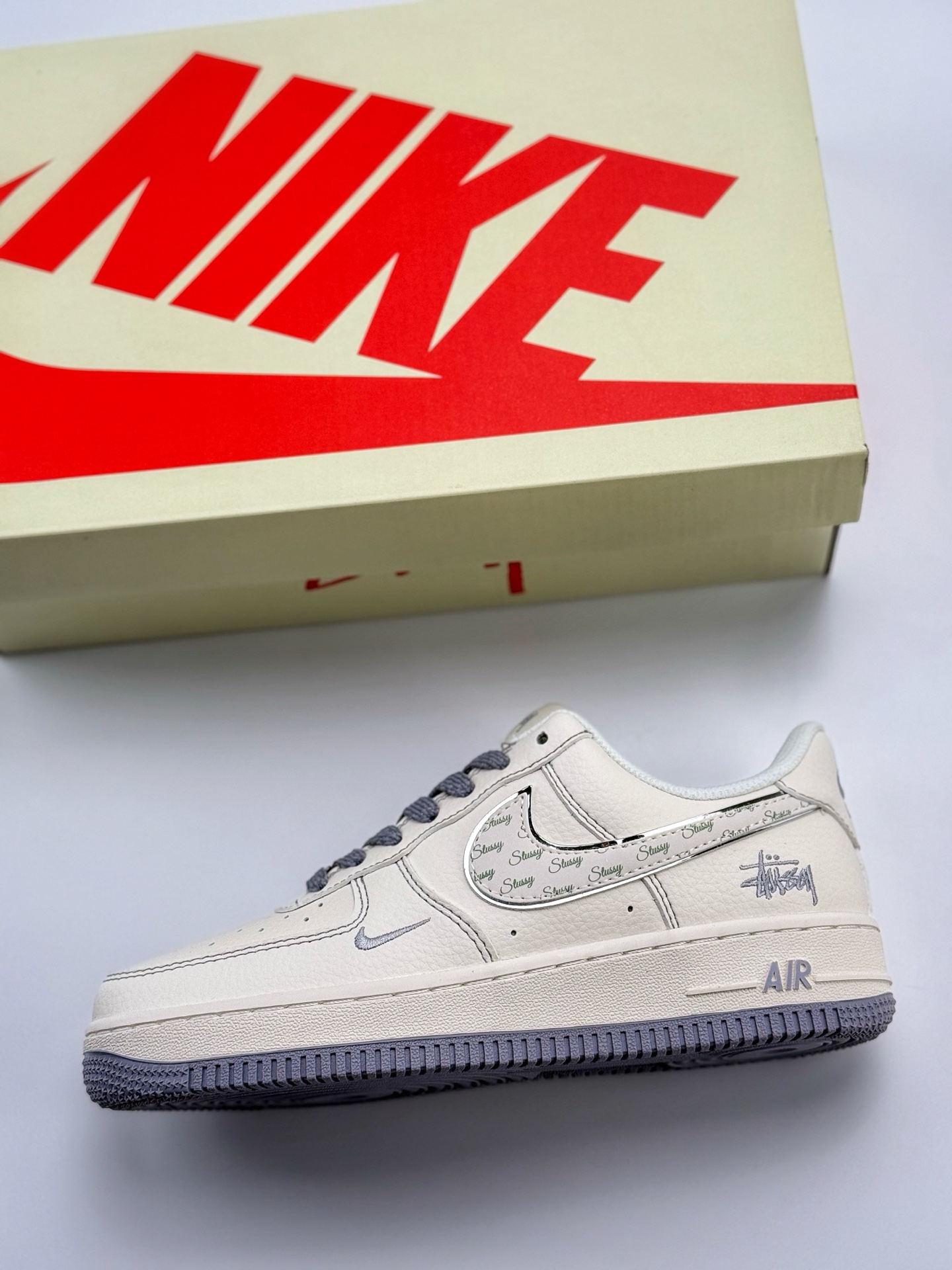 260 Nike Air Force 1 Low 07 x Stussy 白灰小钩满天星  HH7518-041