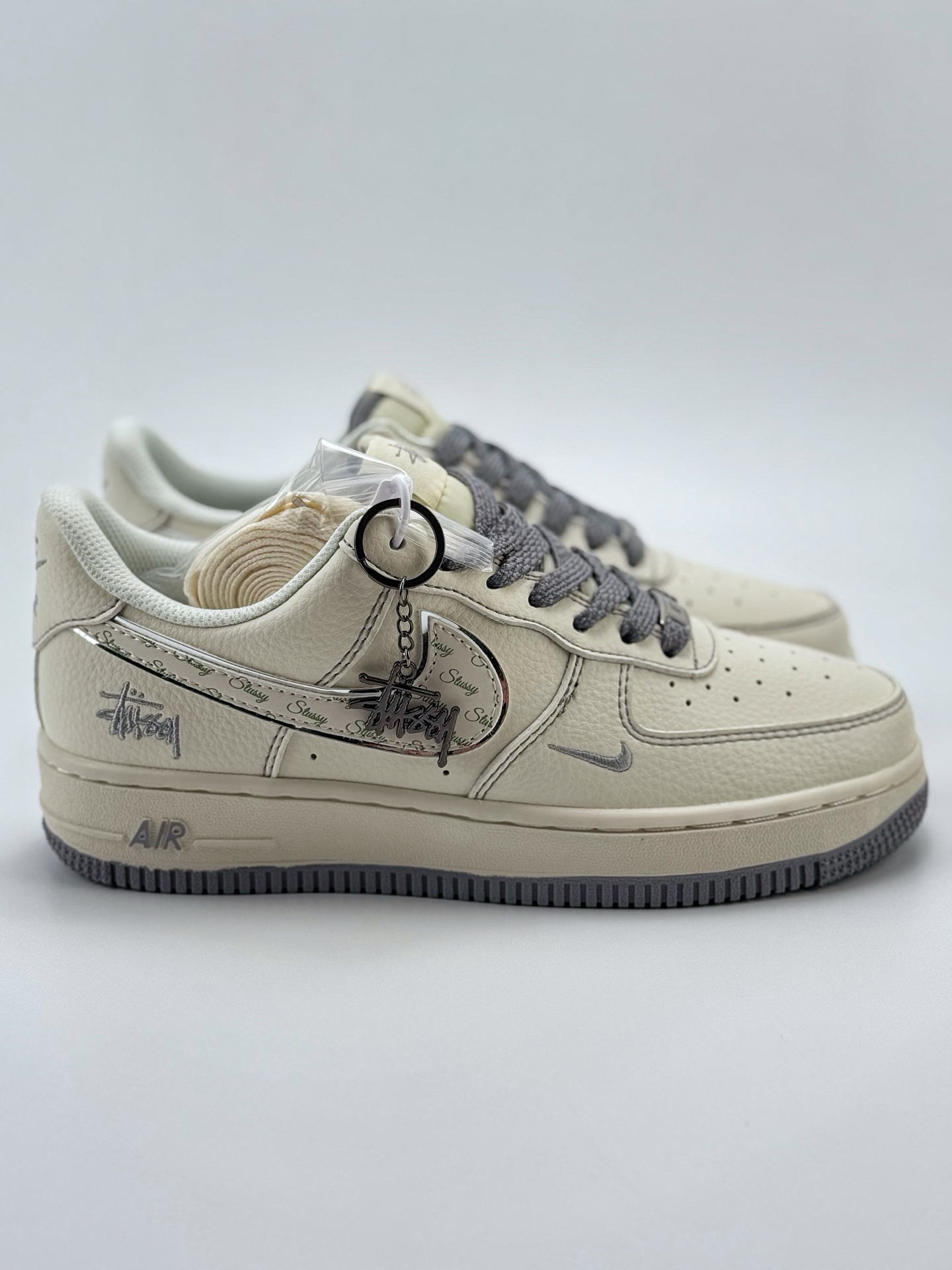 260 Nike Air Force 1 Low 07 x Stussy 白灰小钩满天星  HH7518-041