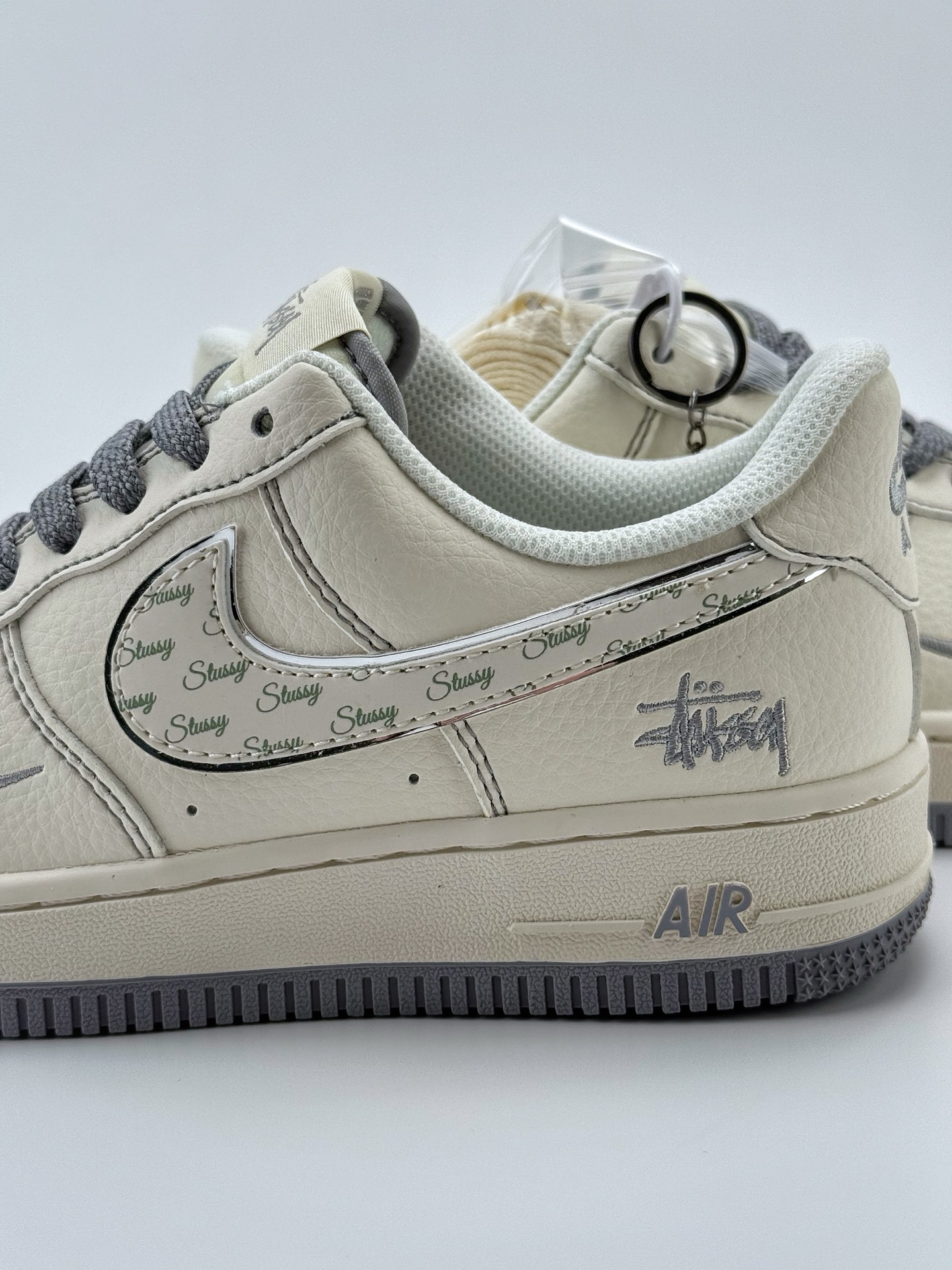 260 Nike Air Force 1 Low 07 x Stussy 白灰小钩满天星  HH7518-041
