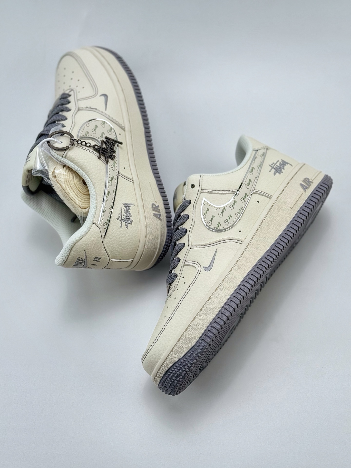 260 Nike Air Force 1 Low 07 x Stussy 白灰小钩满天星  HH7518-041