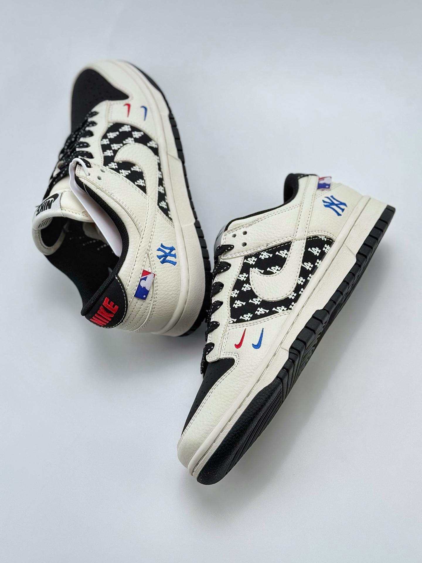 280 Nike SB Dunk Low x MLB 白黑双小钩满天星  CS1688-101