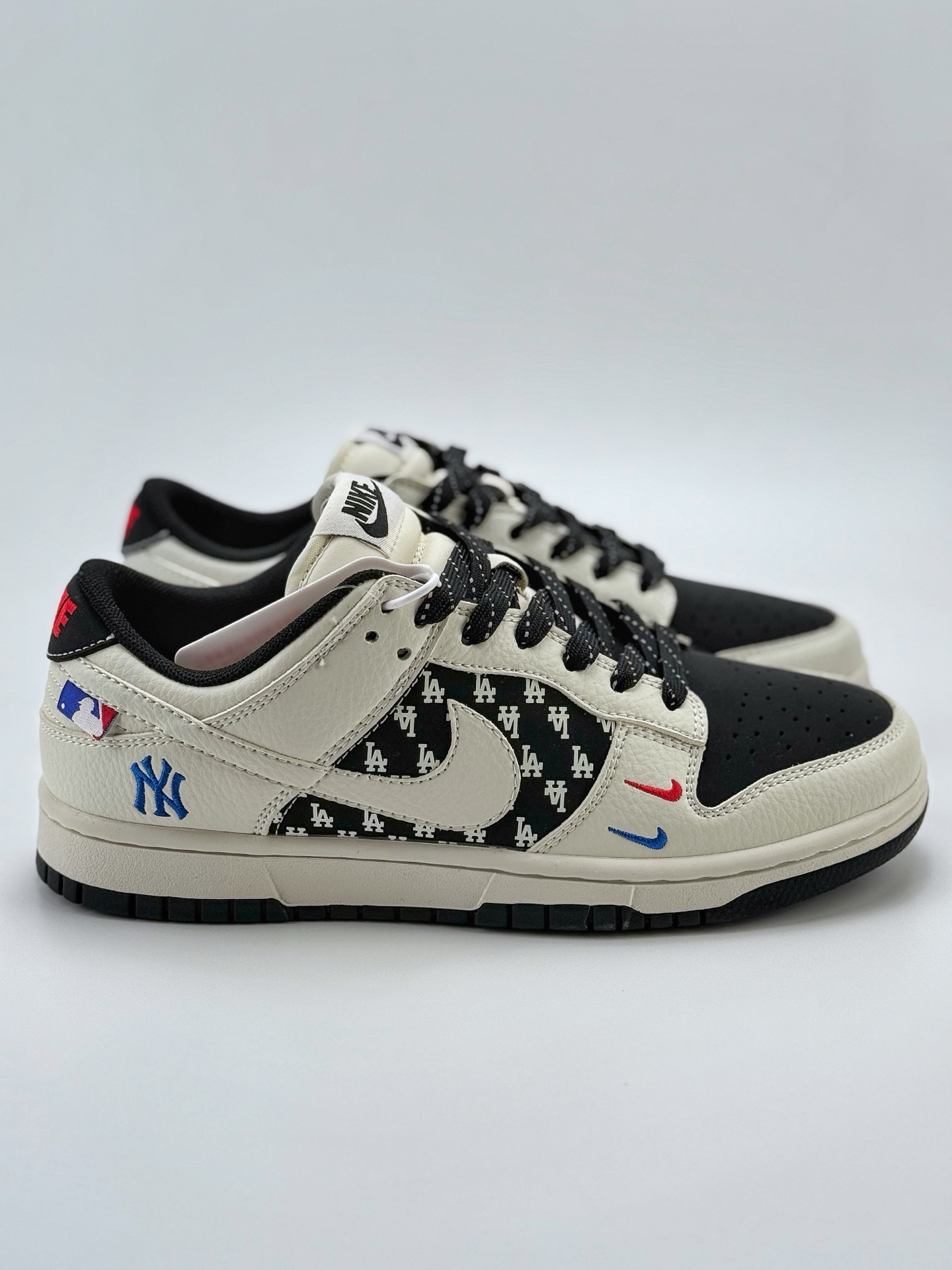 280 Nike SB Dunk Low x MLB 白黑双小钩满天星  CS1688-101