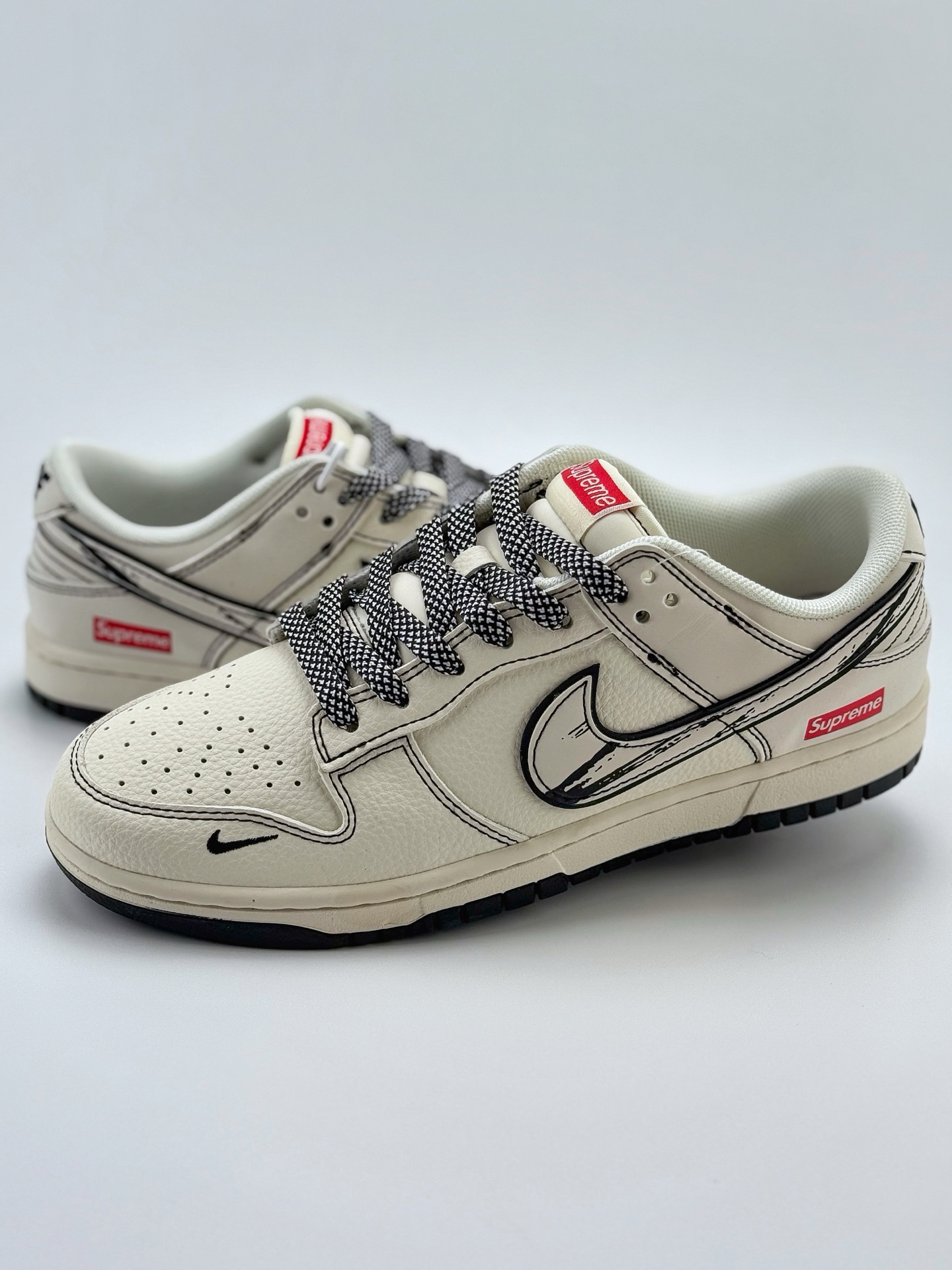 280 Nike SB Dunk Low x Supreme 白黑小钩满天星  JJ2508-560