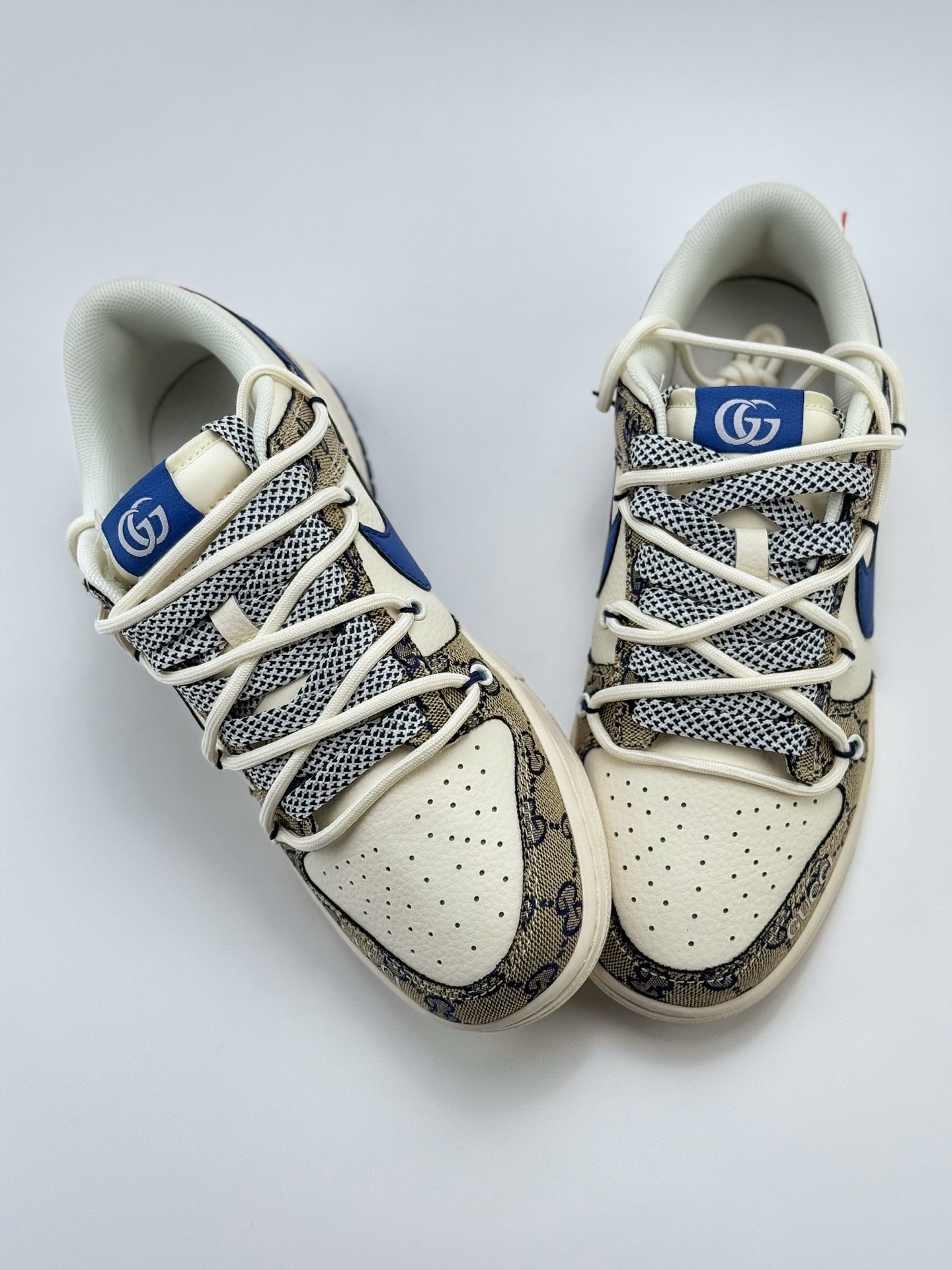 300 Nike SB Dunk Low x GUCCI 白灰蓝绑带满天星  SJ2068-317