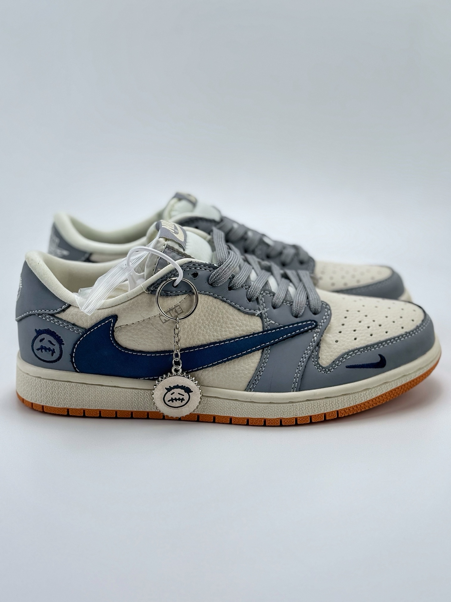 280 Travis Scott x Nike Air Jordan 1 Low Air Jordan 1 Low 反转白灰蓝小钩倒钩  LD2025-005