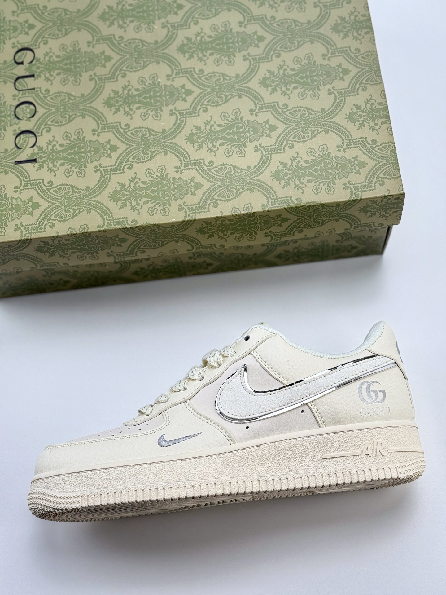 220 Nike Air Force 1 Low 07 x GUCCI 白银小钩满天星  QY6818-612
