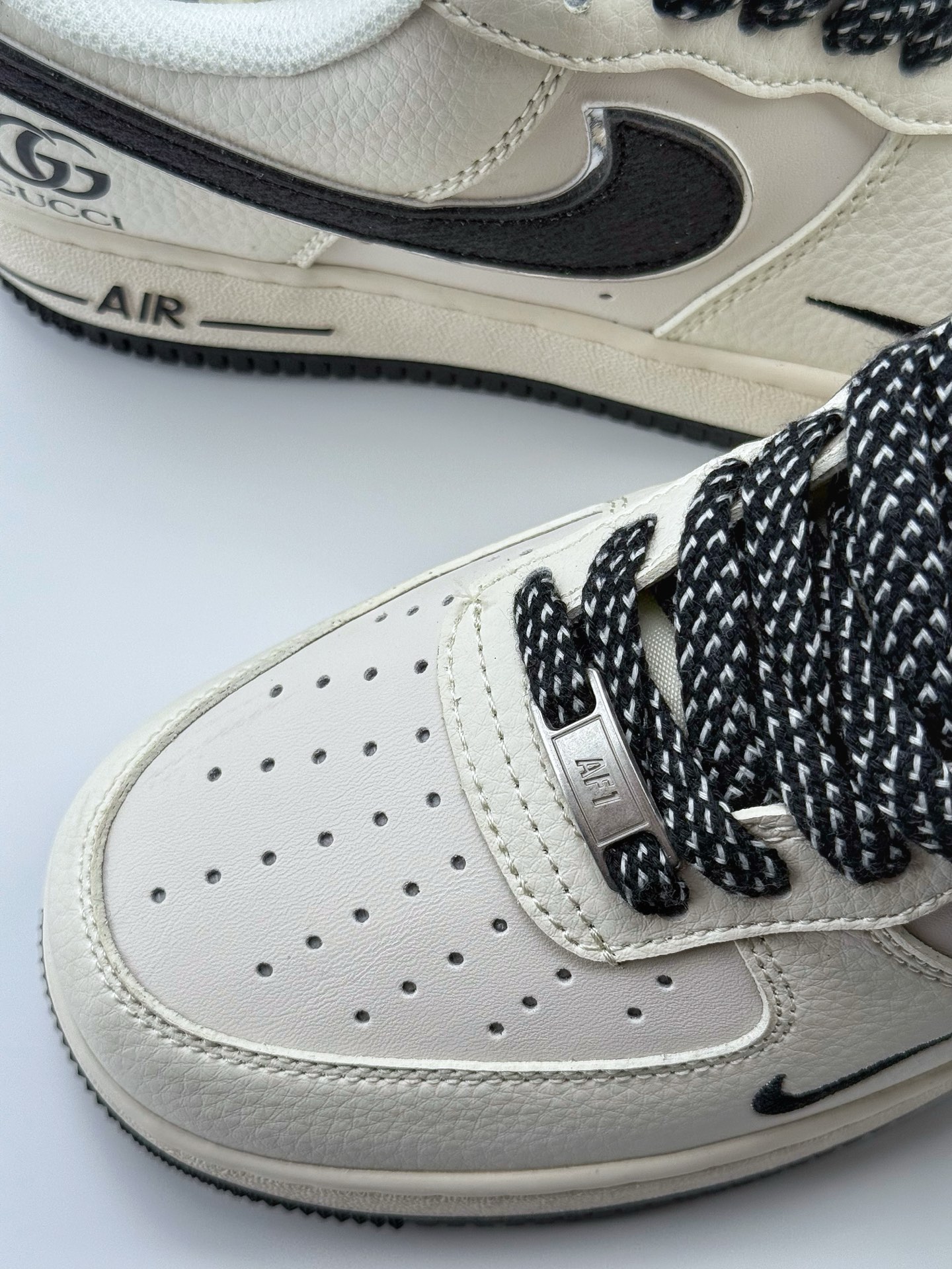 220 Nike Air Force 1 Low 07 x GUCCI 白黑小钩满天星  QY6818-611