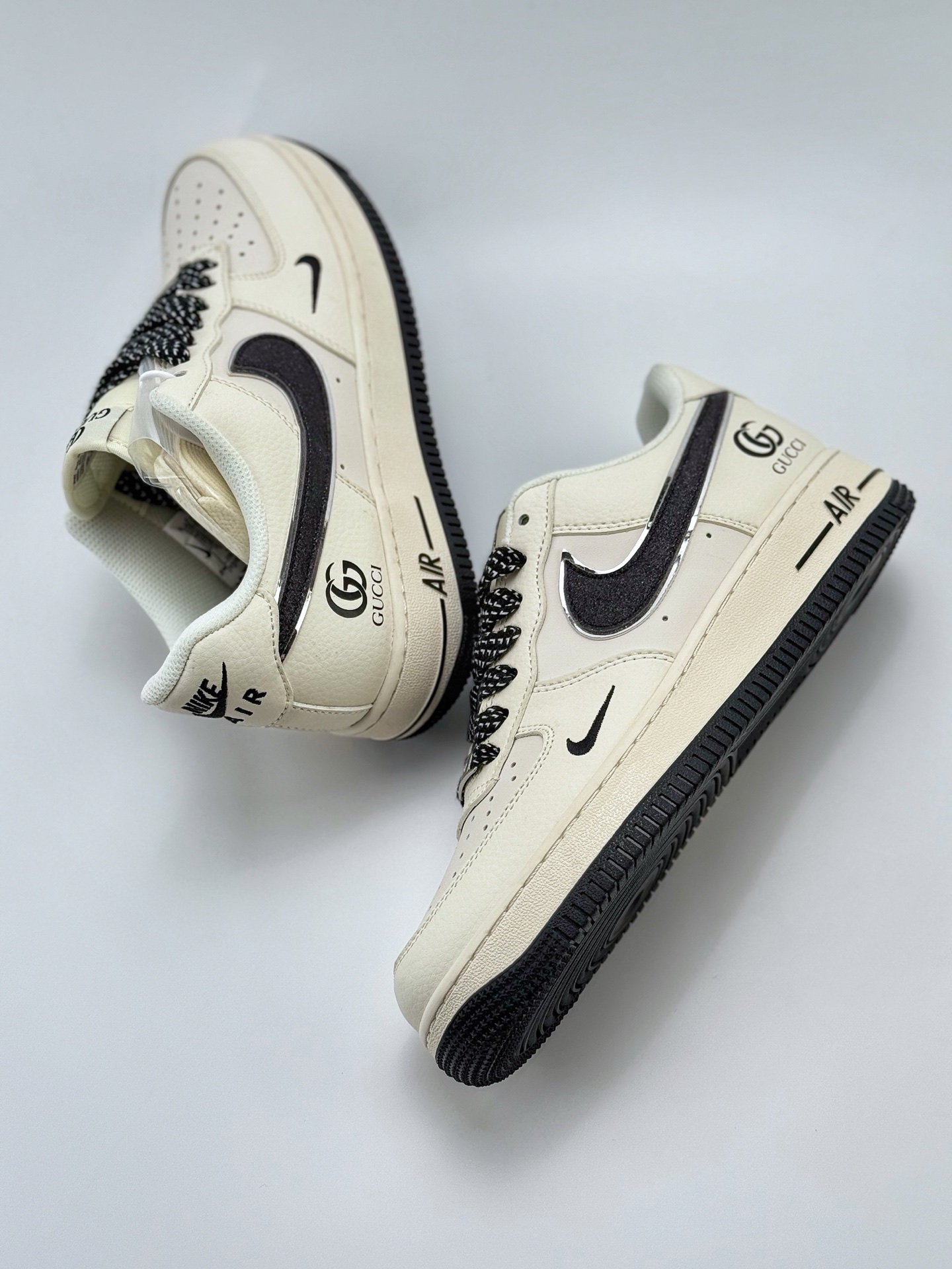 220 Nike Air Force 1 Low 07 x GUCCI 白黑小钩满天星  QY6818-611