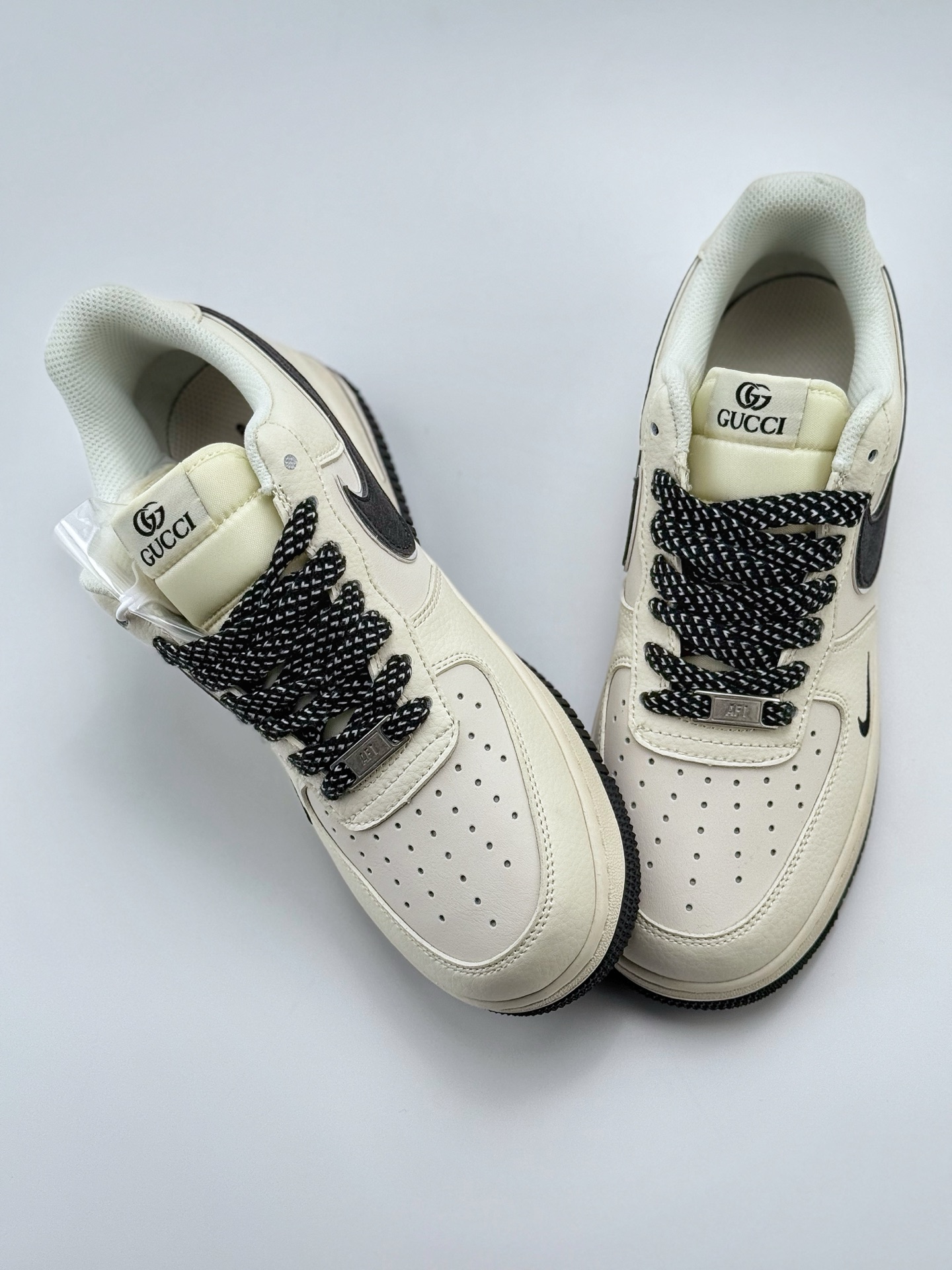 220 Nike Air Force 1 Low 07 x GUCCI 白黑小钩满天星  QY6818-611