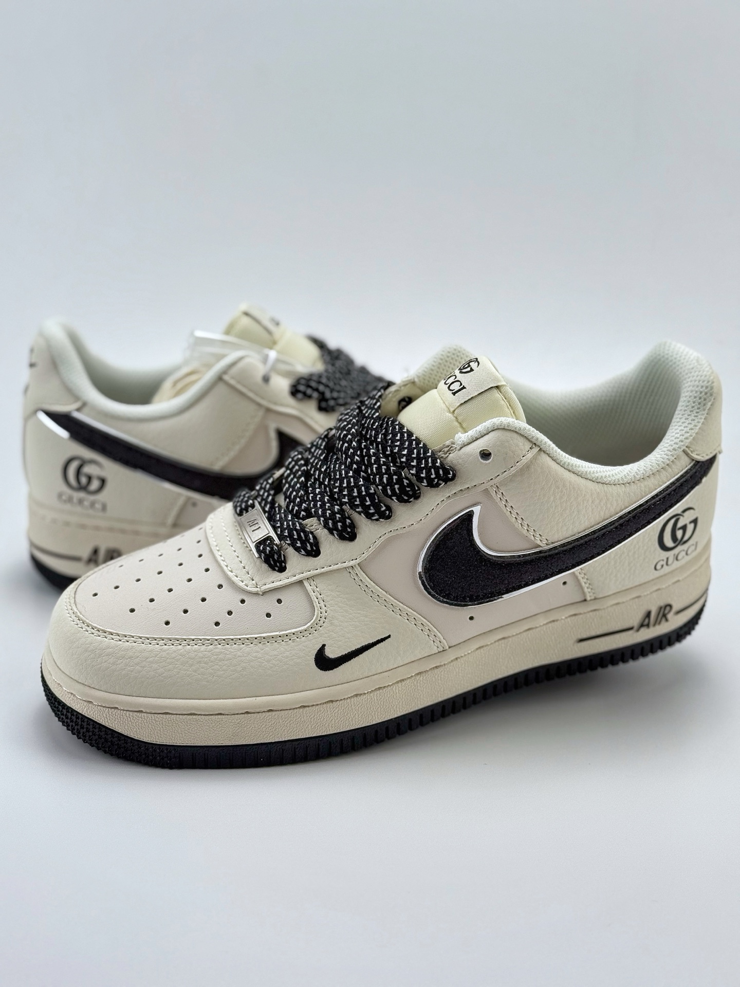 220 Nike Air Force 1 Low 07 x GUCCI 白黑小钩满天星  QY6818-611